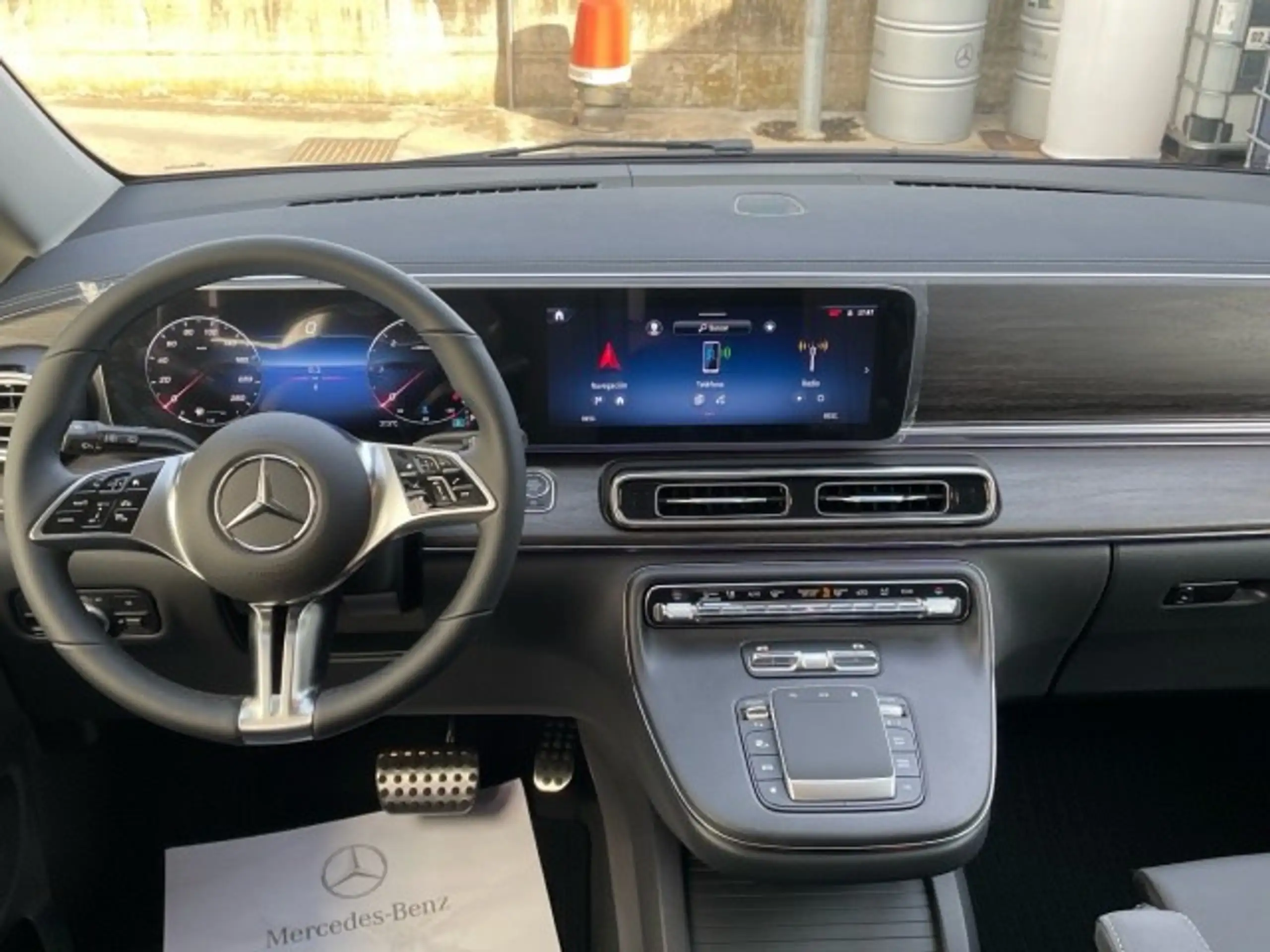 Mercedes-Benz - V 250