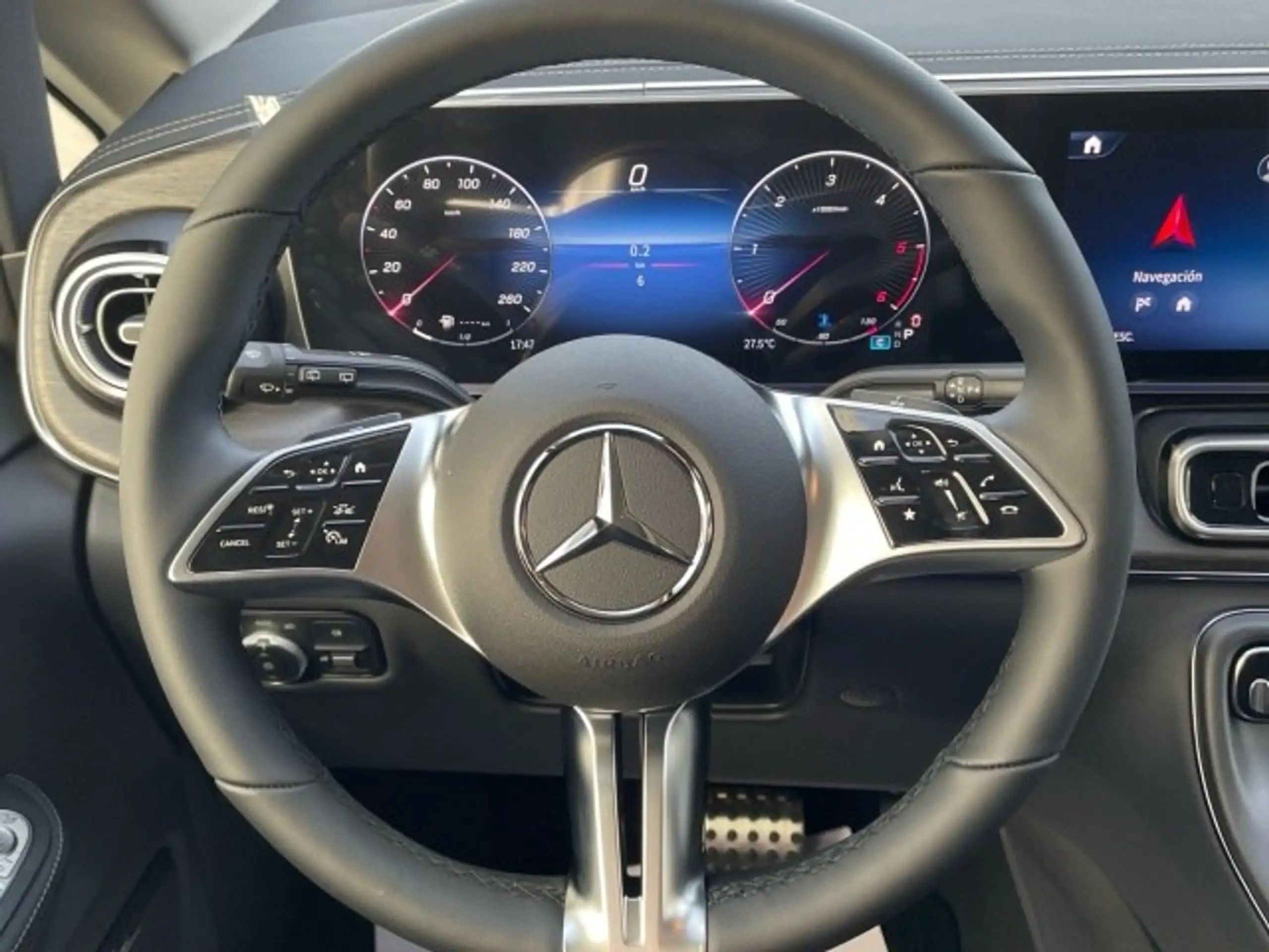 Mercedes-Benz - V 250