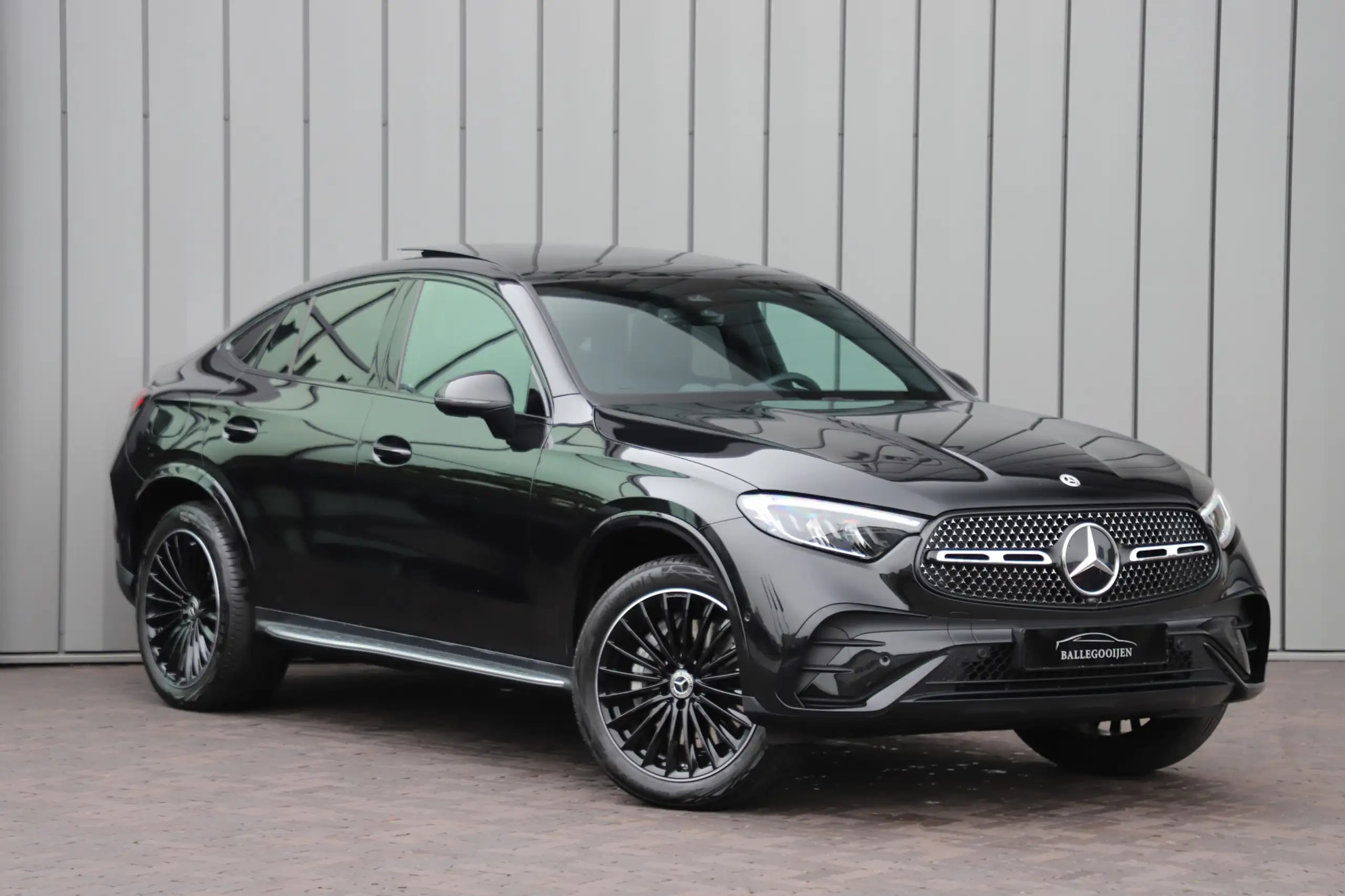 Mercedes-Benz - GLC 300