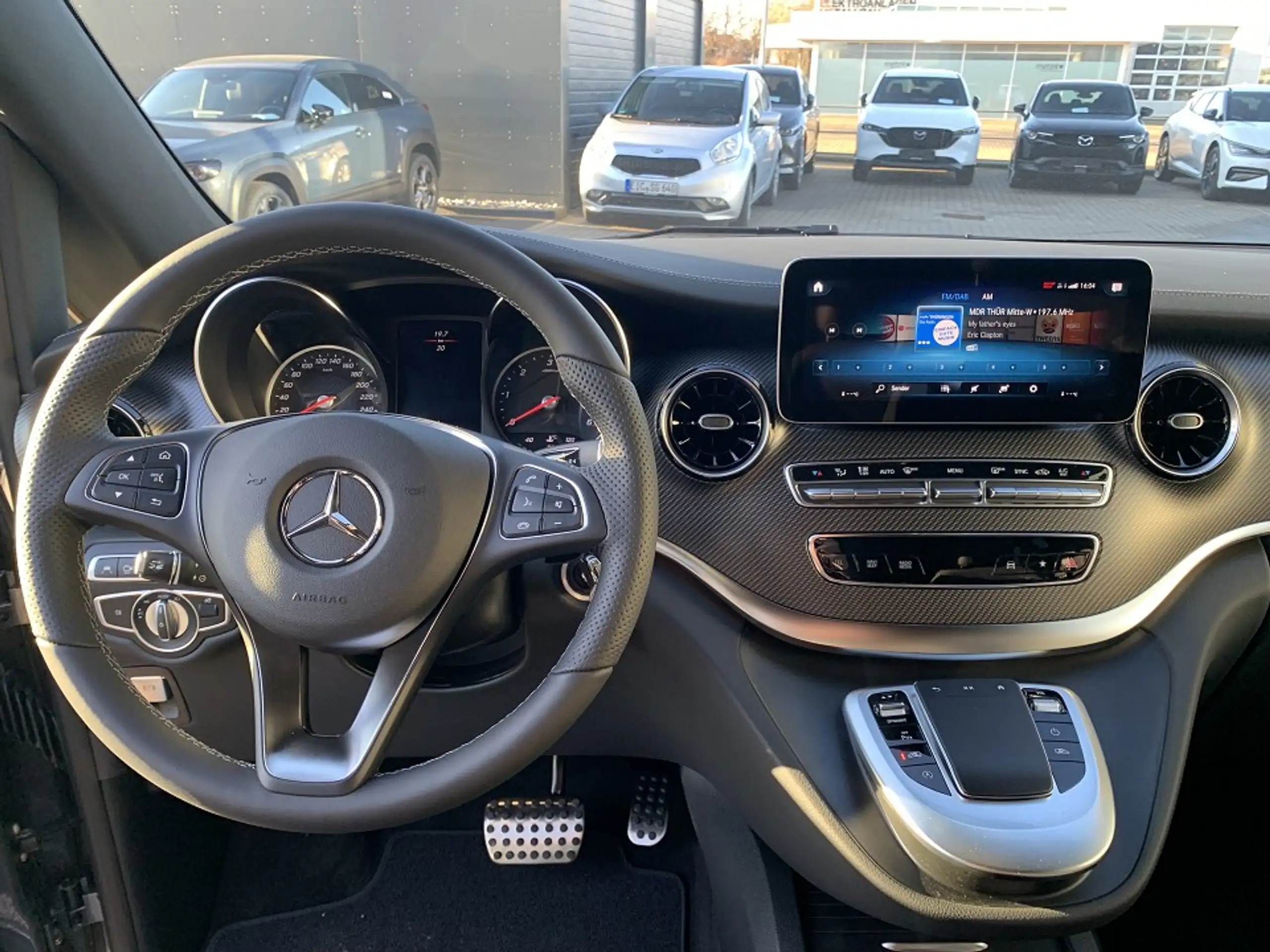 Mercedes-Benz - V