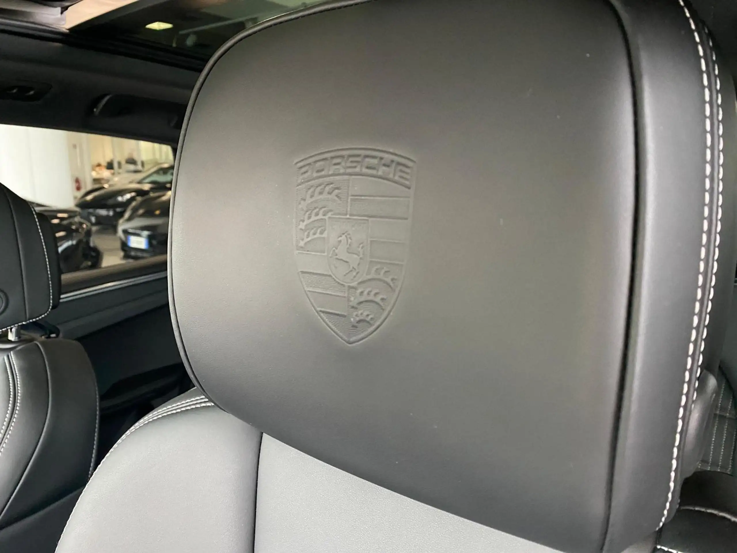 Porsche - Macan