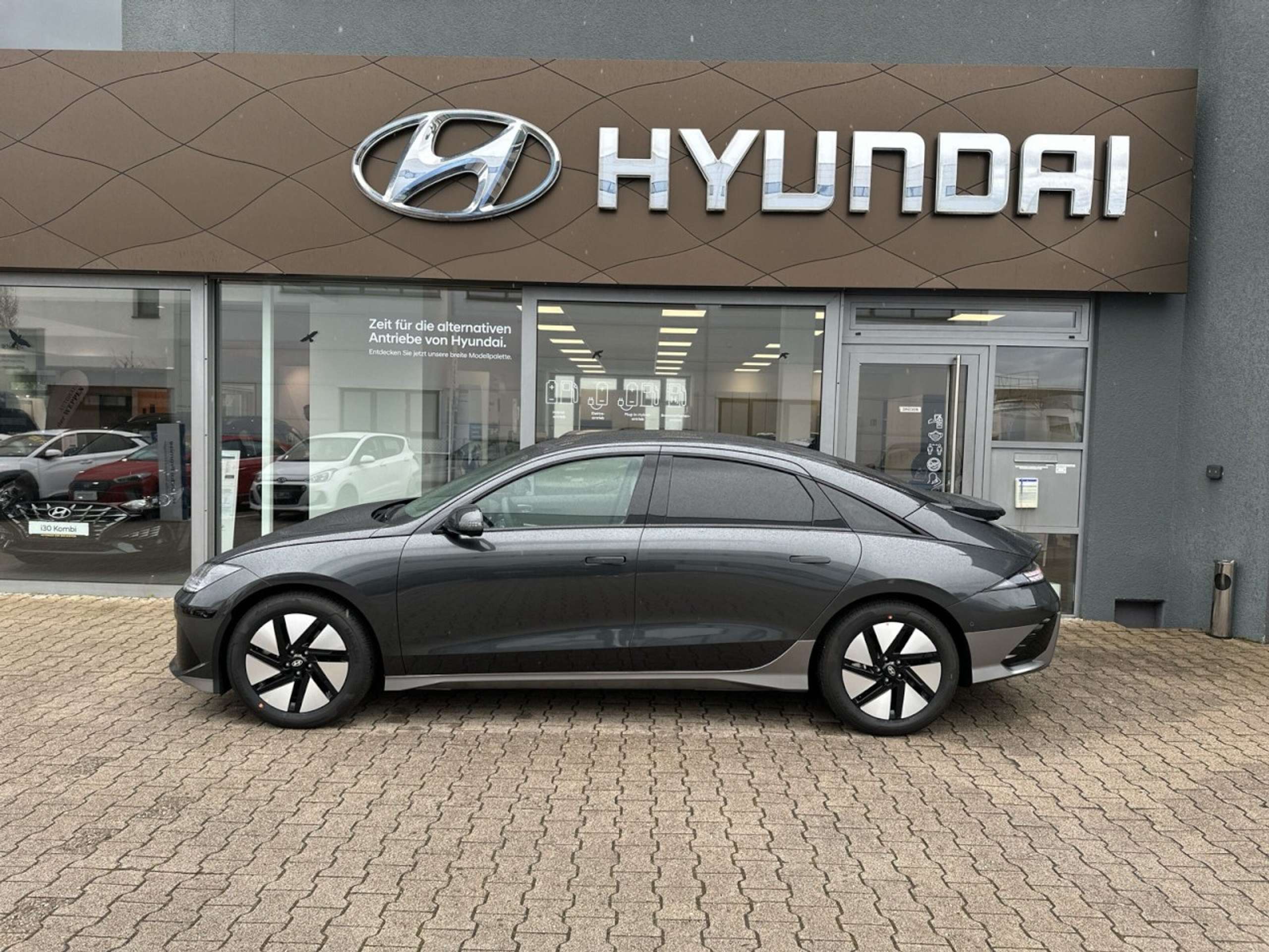 Hyundai - IONIQ 6