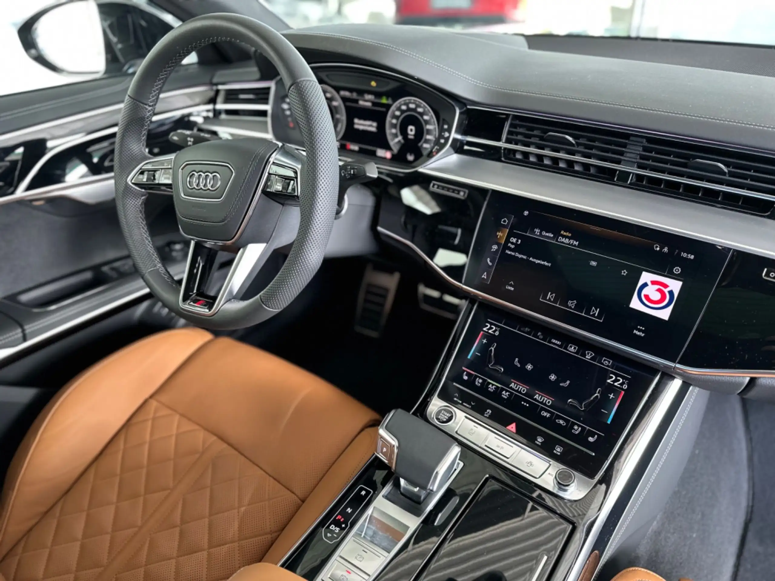 Audi - A8