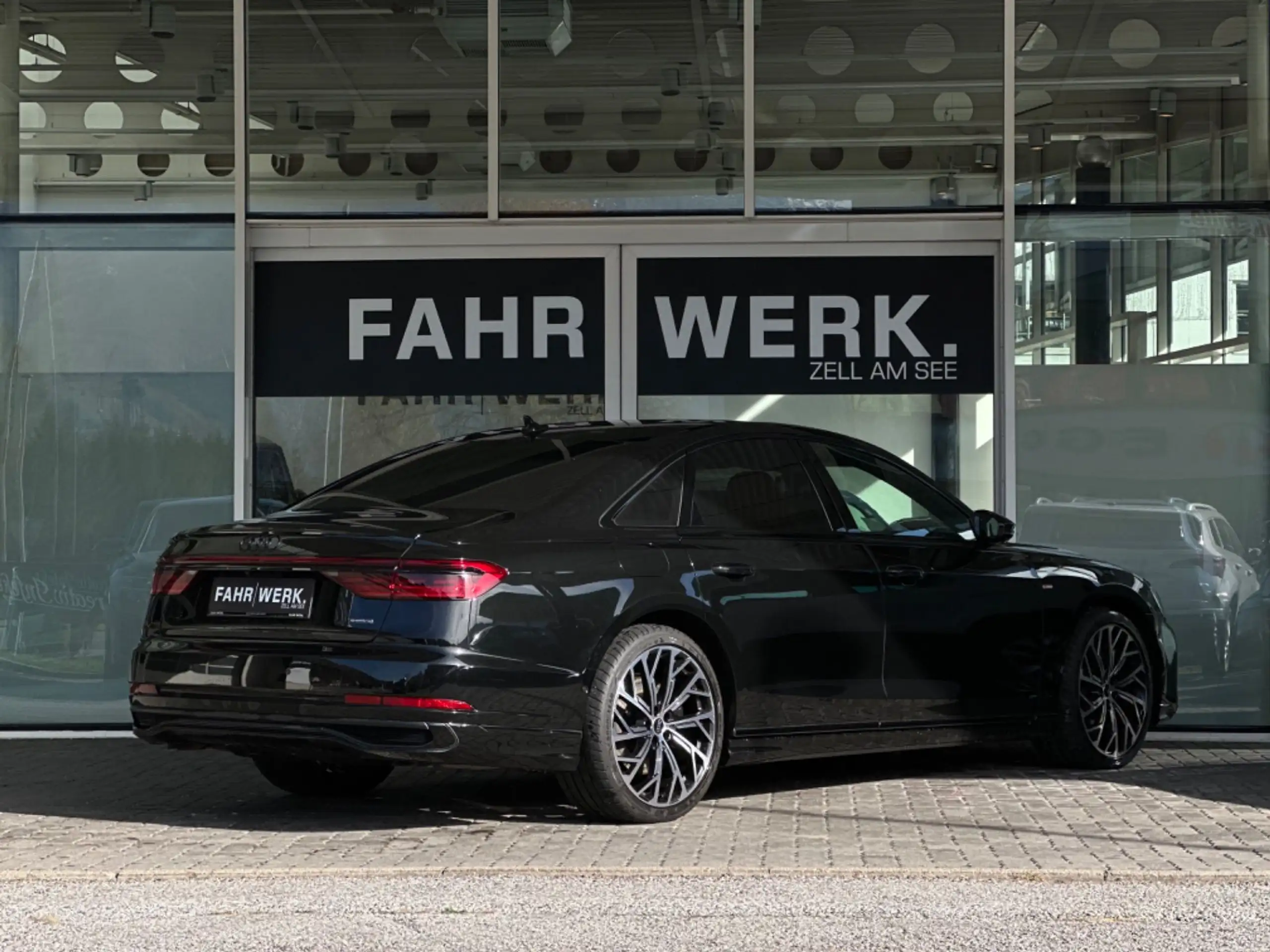 Audi - A8