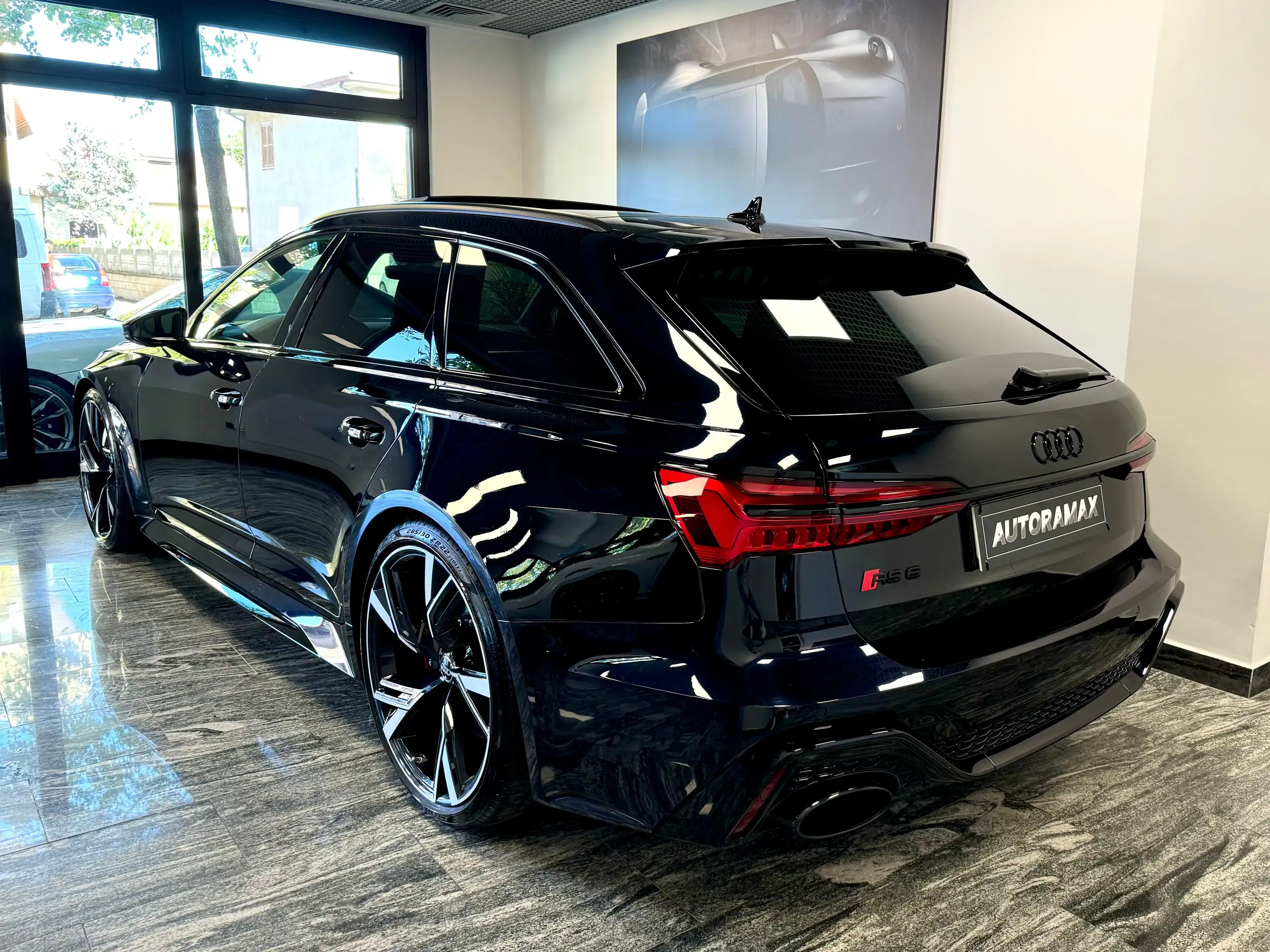 Audi - RS6