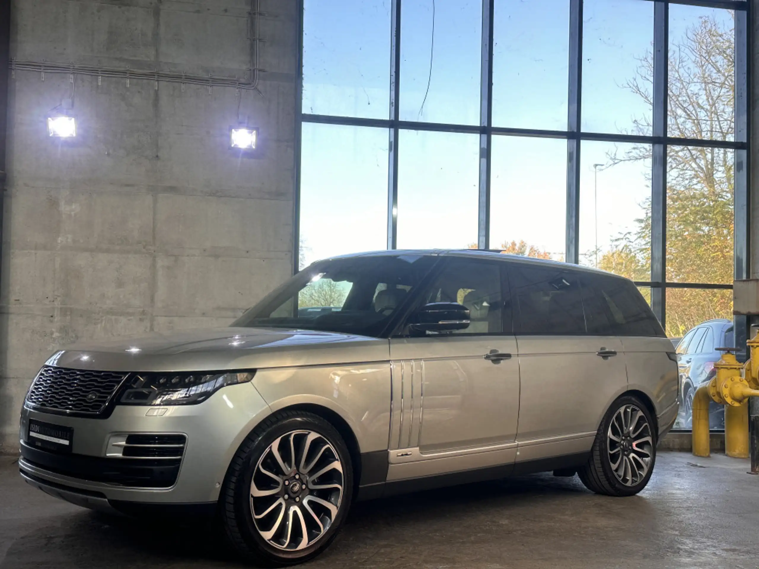 Land Rover - Range Rover