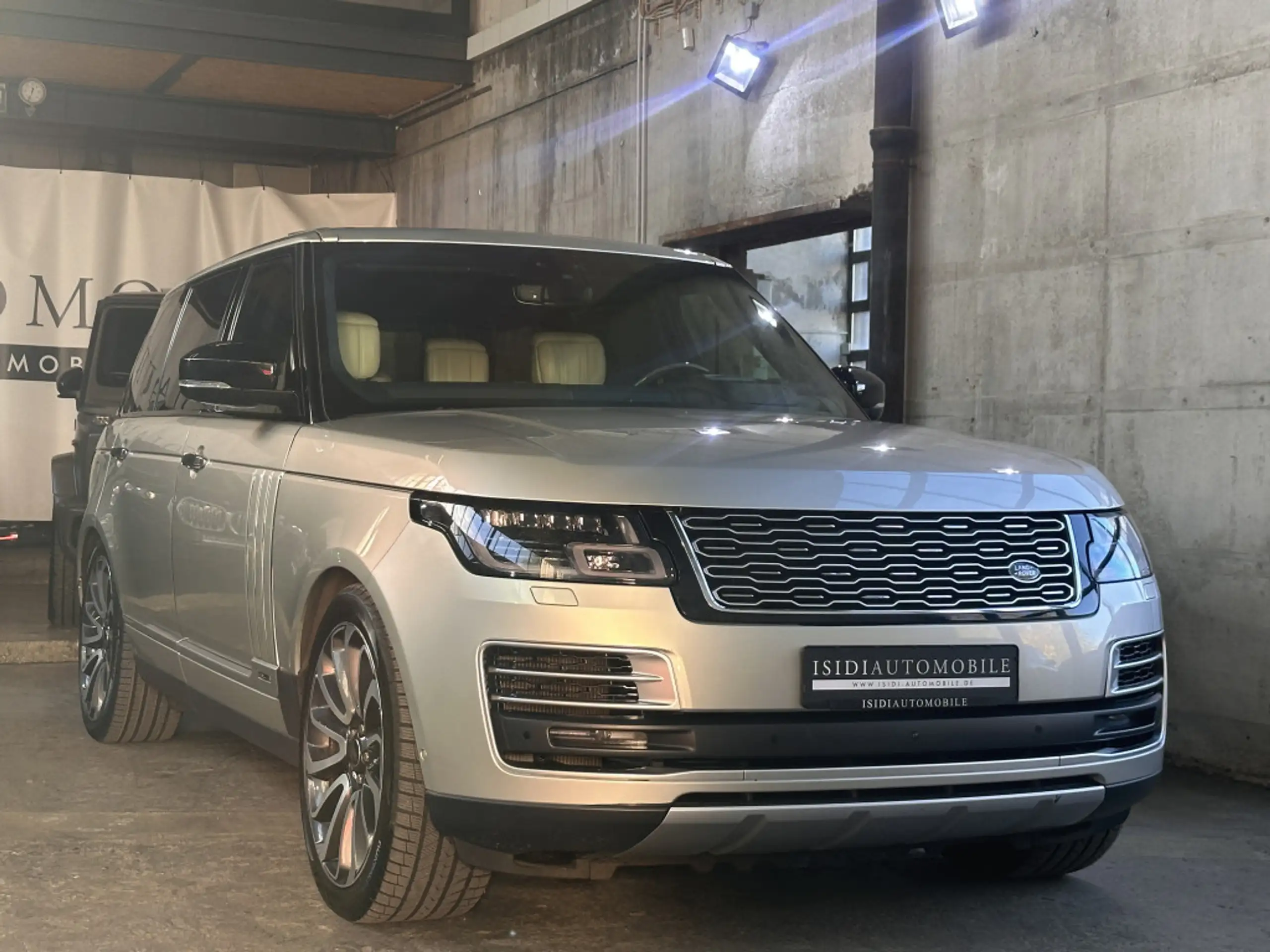 Land Rover - Range Rover