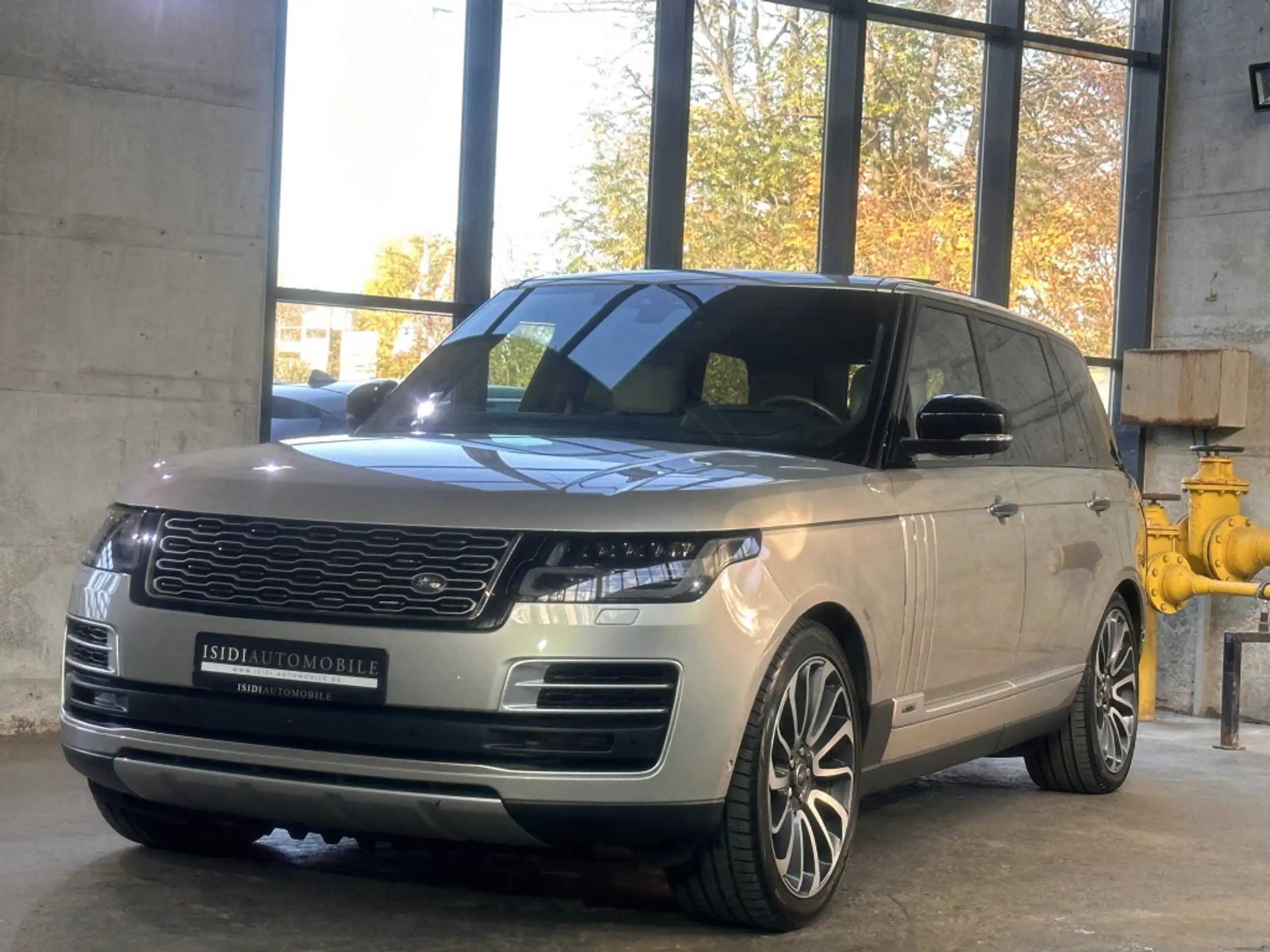 Land Rover - Range Rover