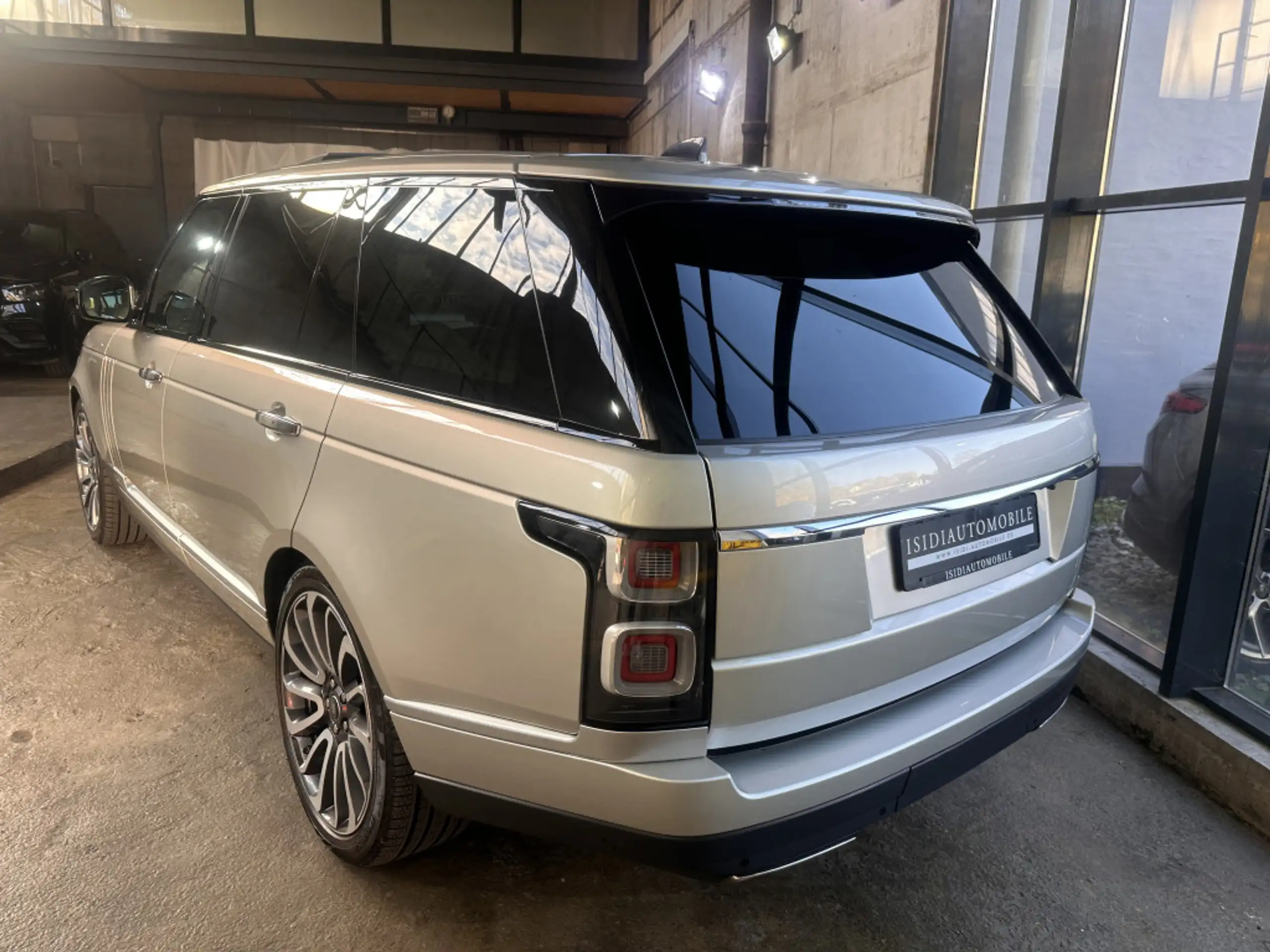 Land Rover - Range Rover