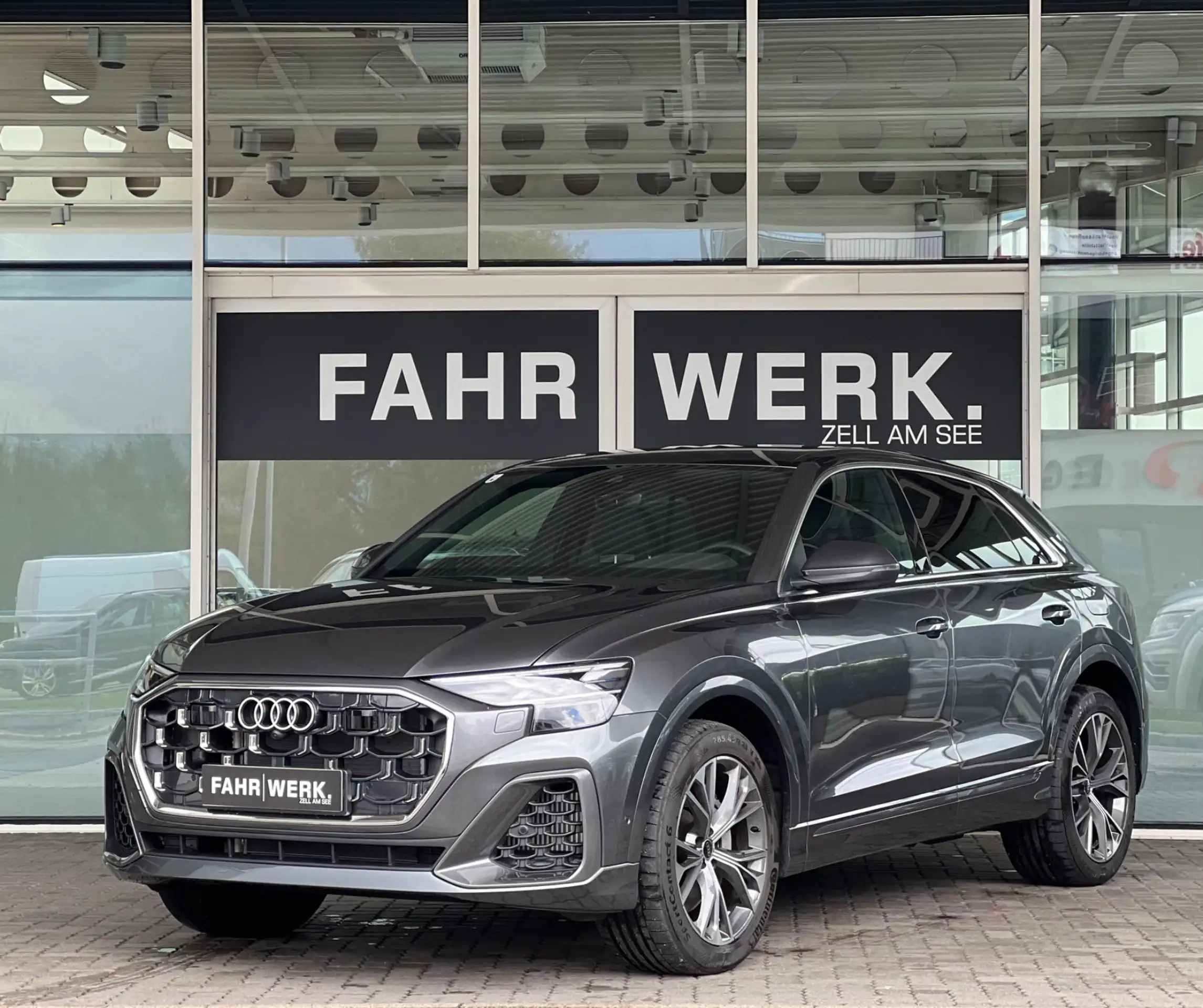 Audi - Q8