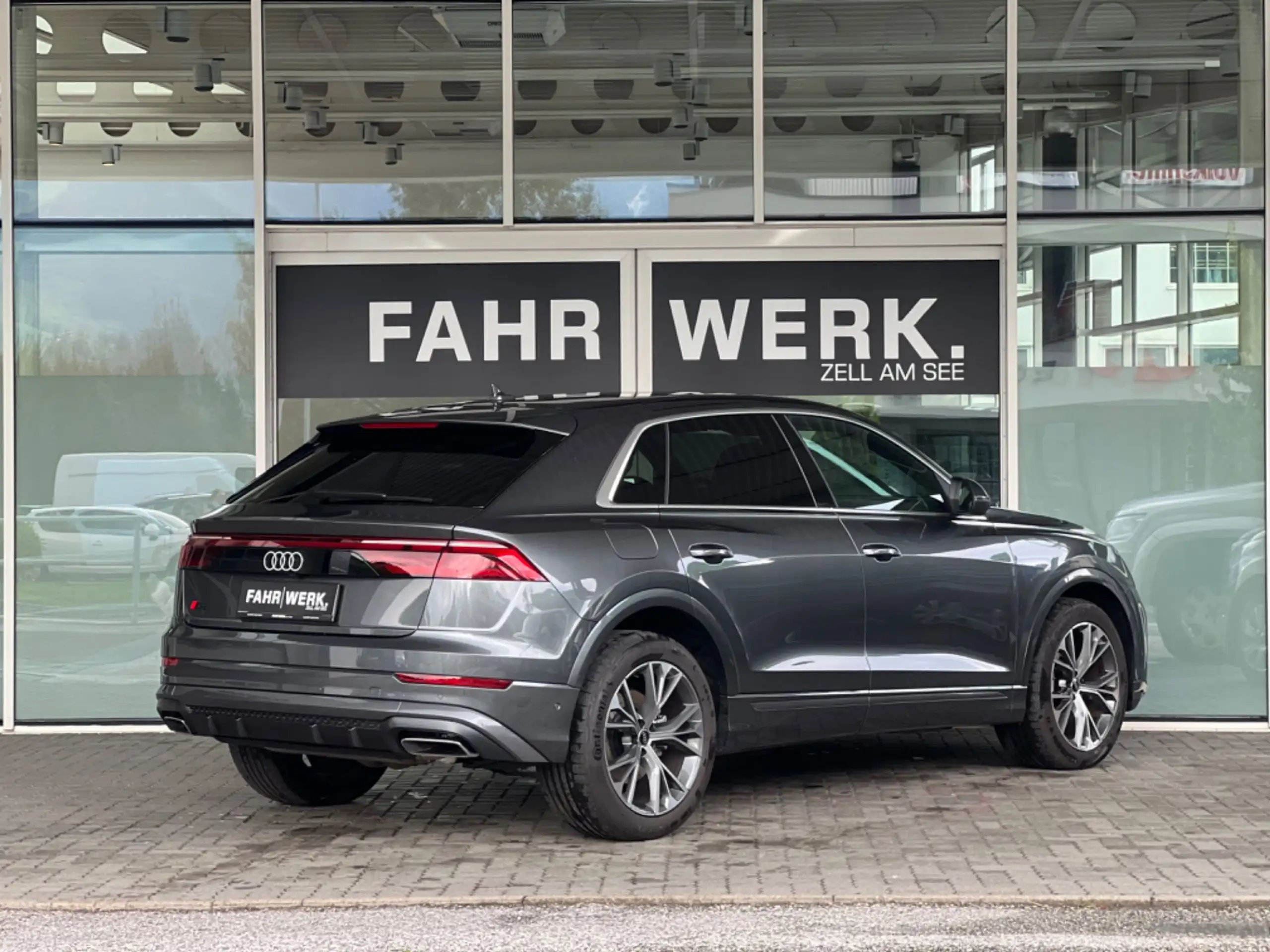 Audi - Q8