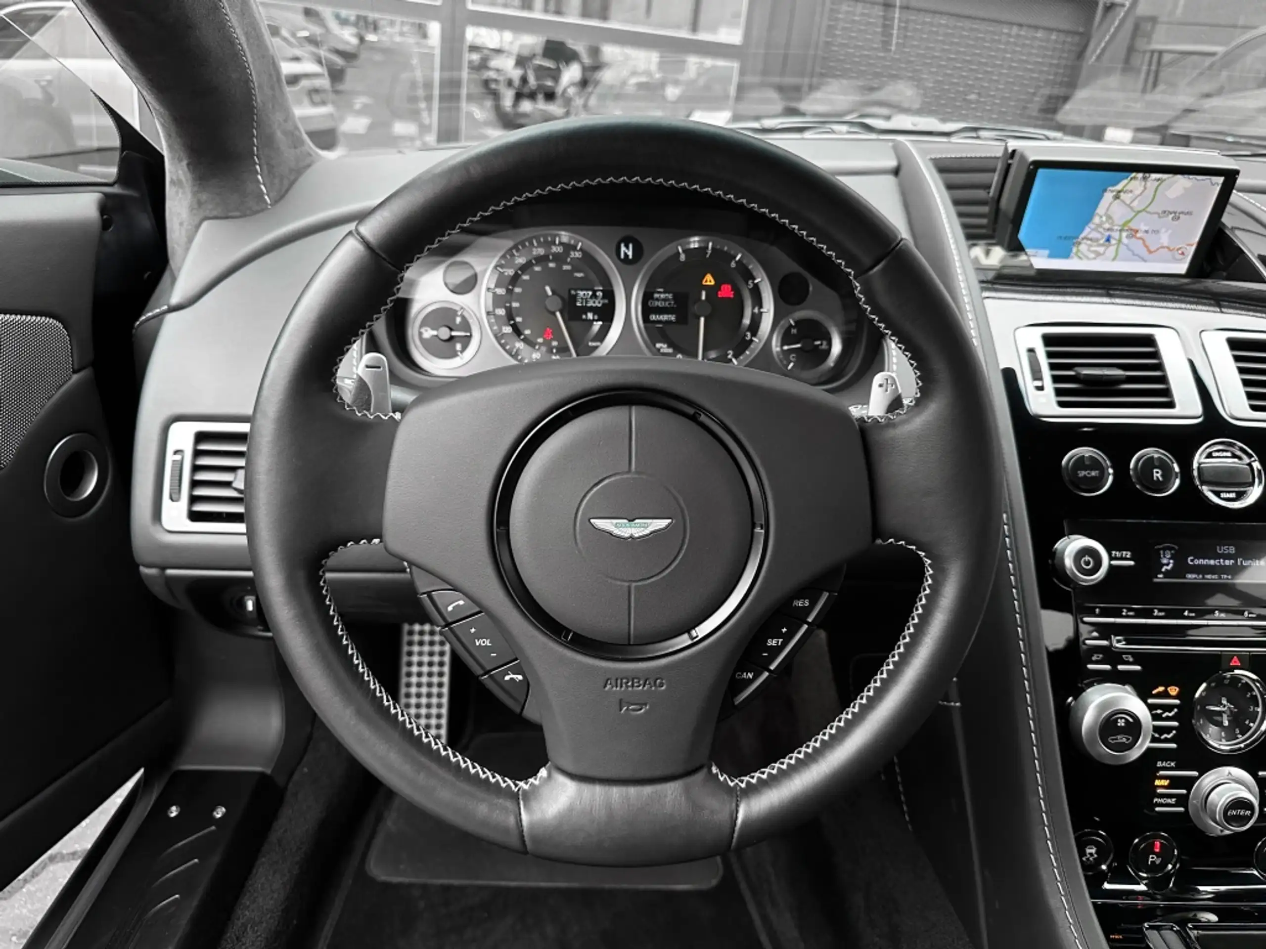 Aston Martin - Vantage