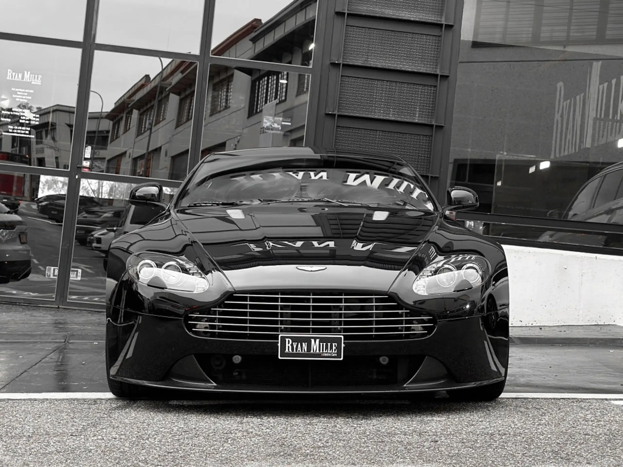 Aston Martin - Vantage