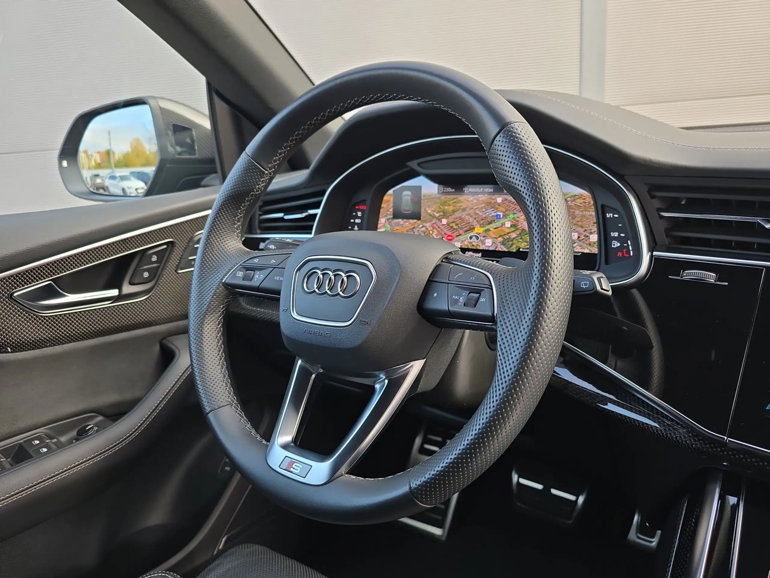 Audi - Q8