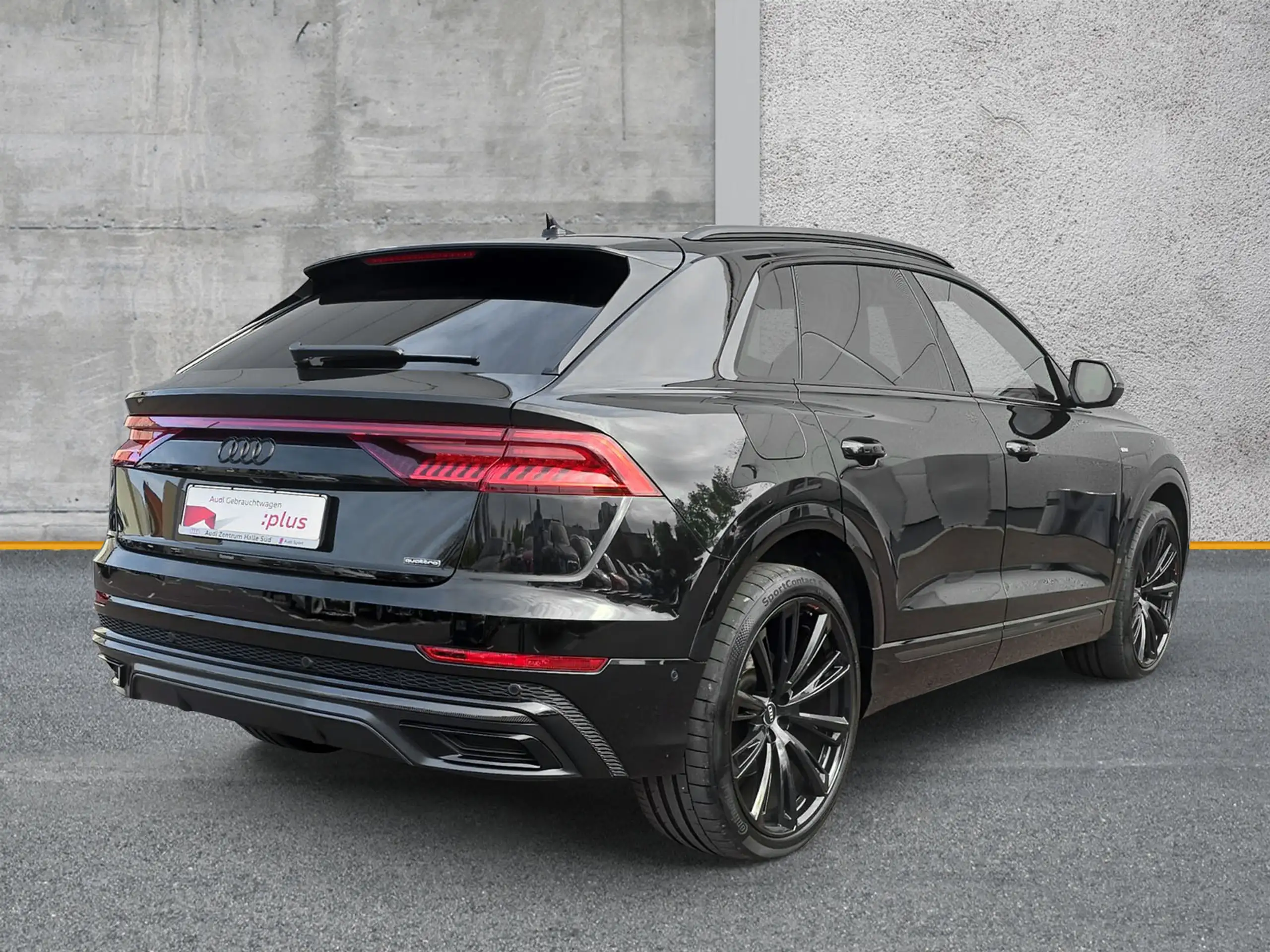 Audi - Q8