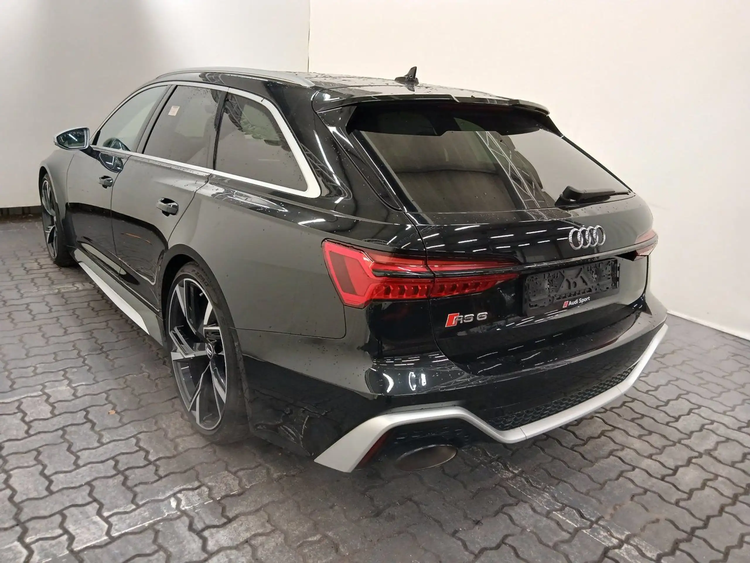 Audi - RS6