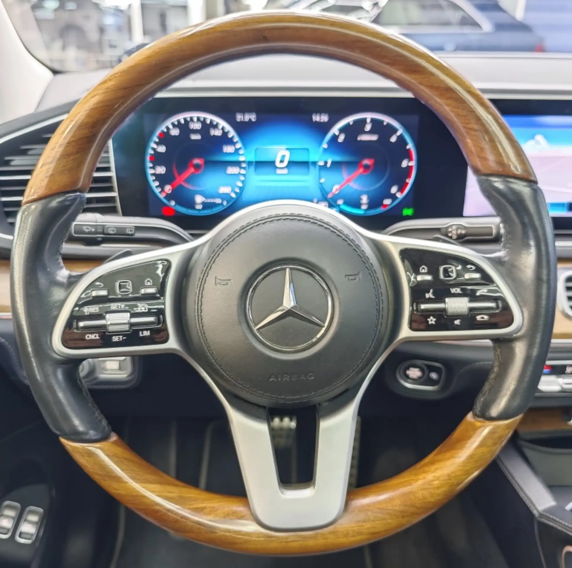 Mercedes-Benz - GLS 350