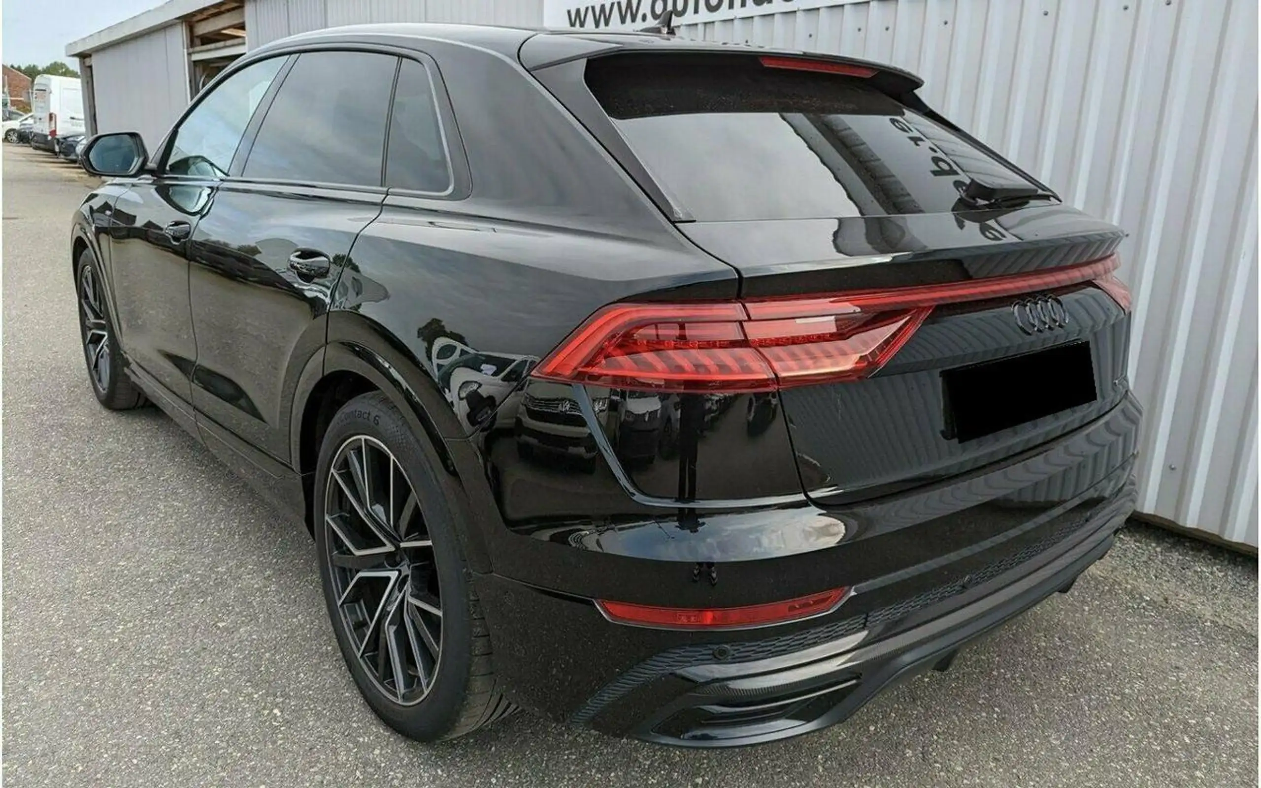 Audi - Q8