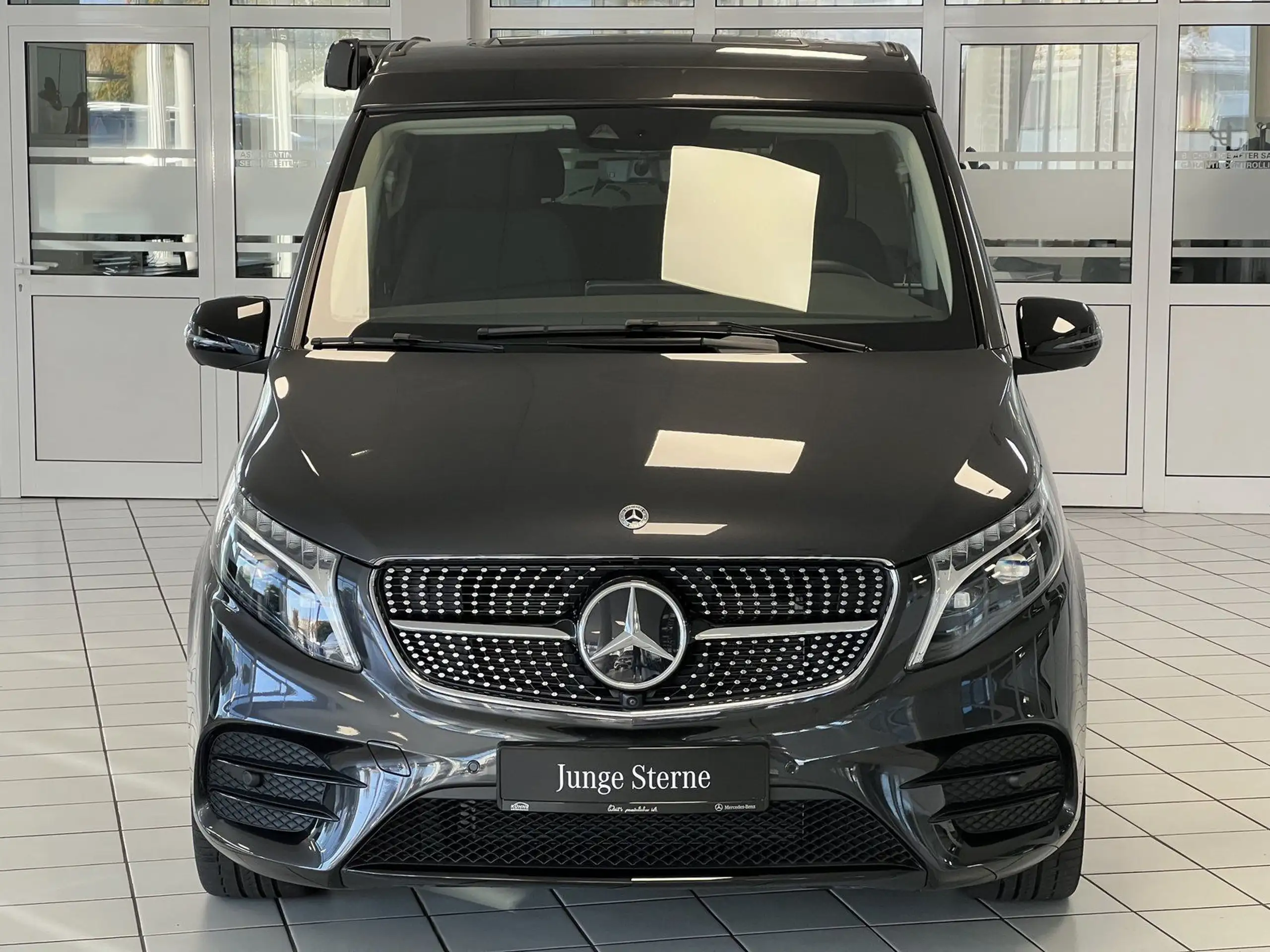 Mercedes-Benz - V 300