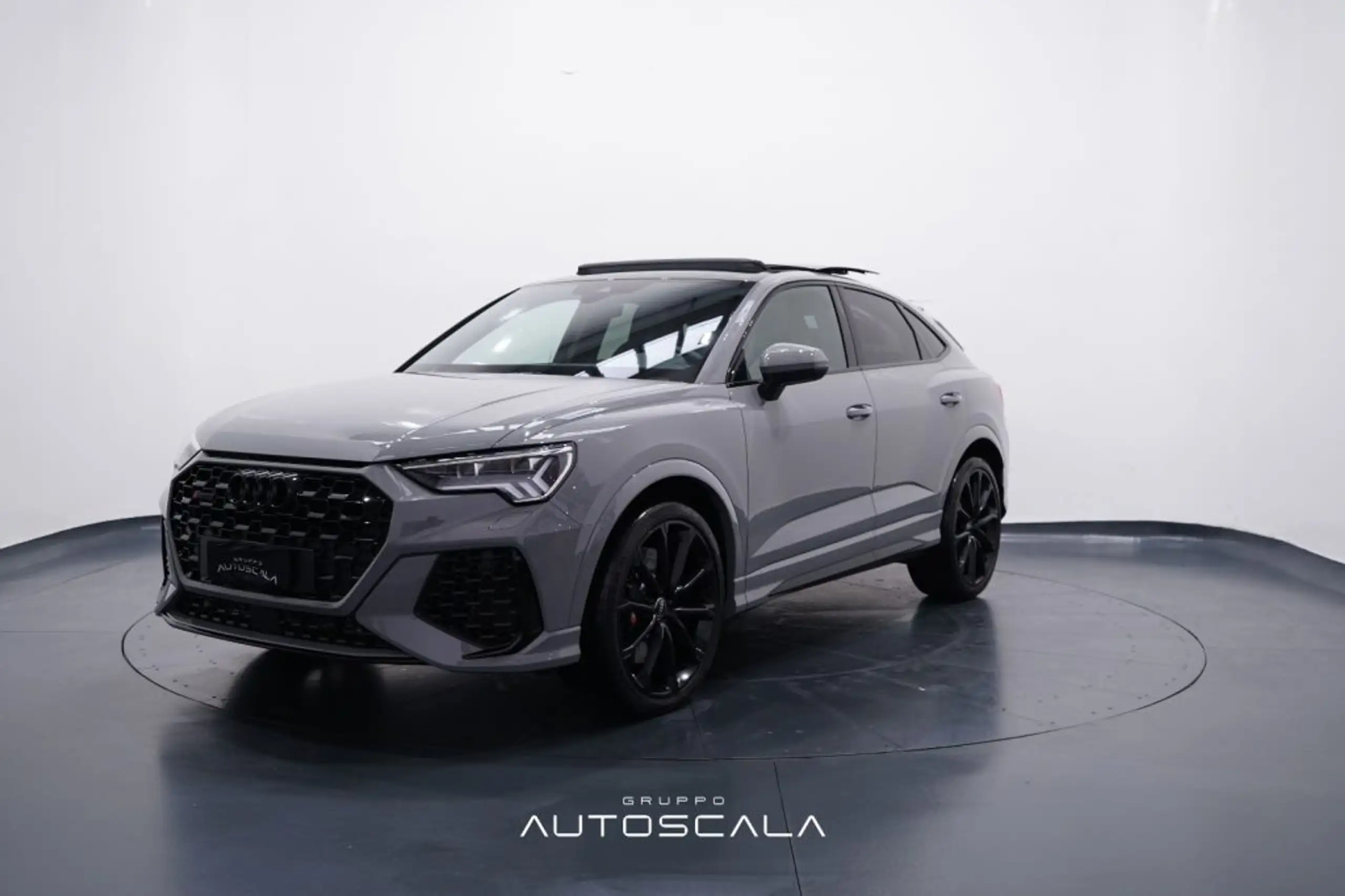 Audi - RS Q3