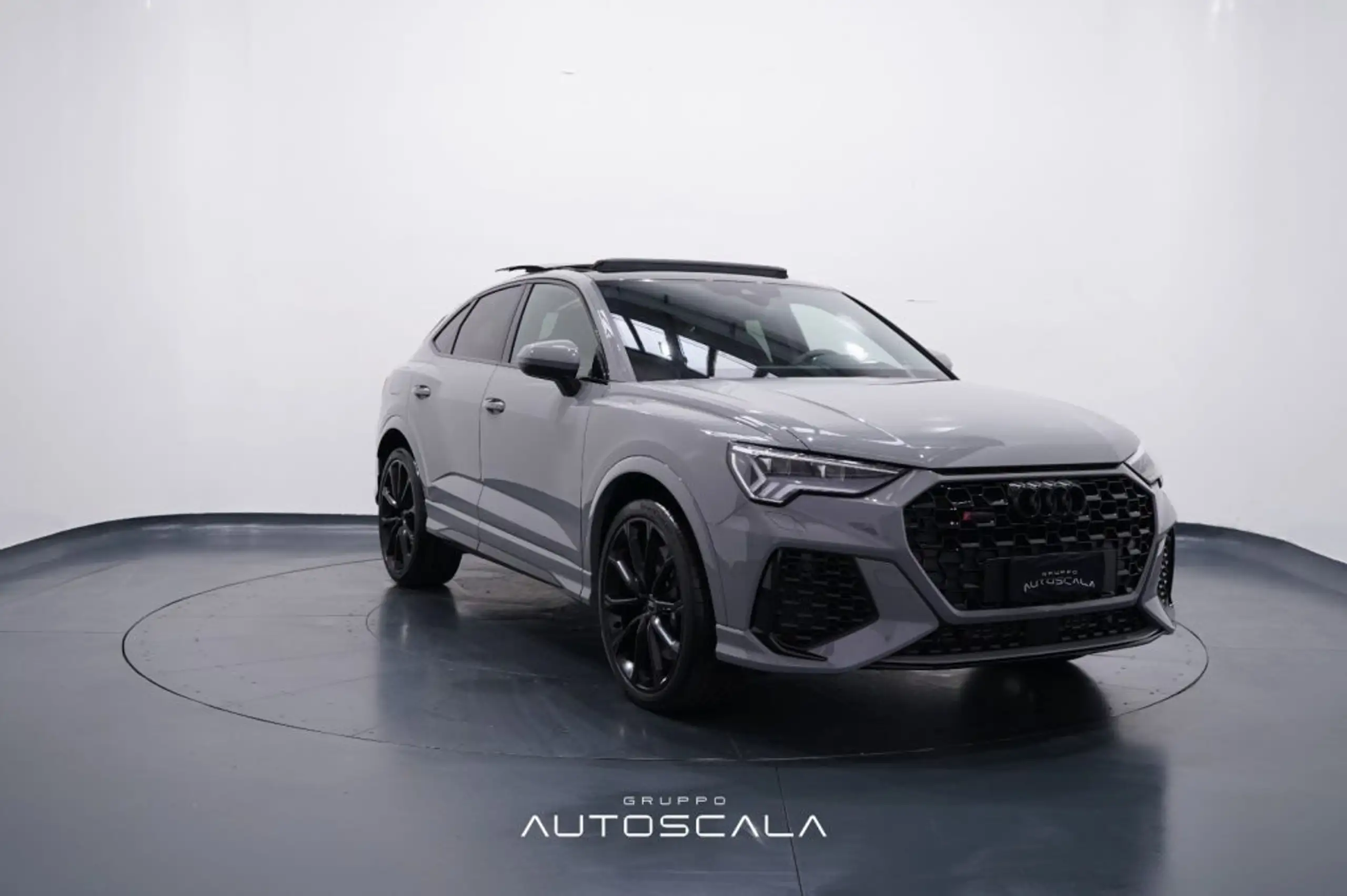 Audi - RS Q3