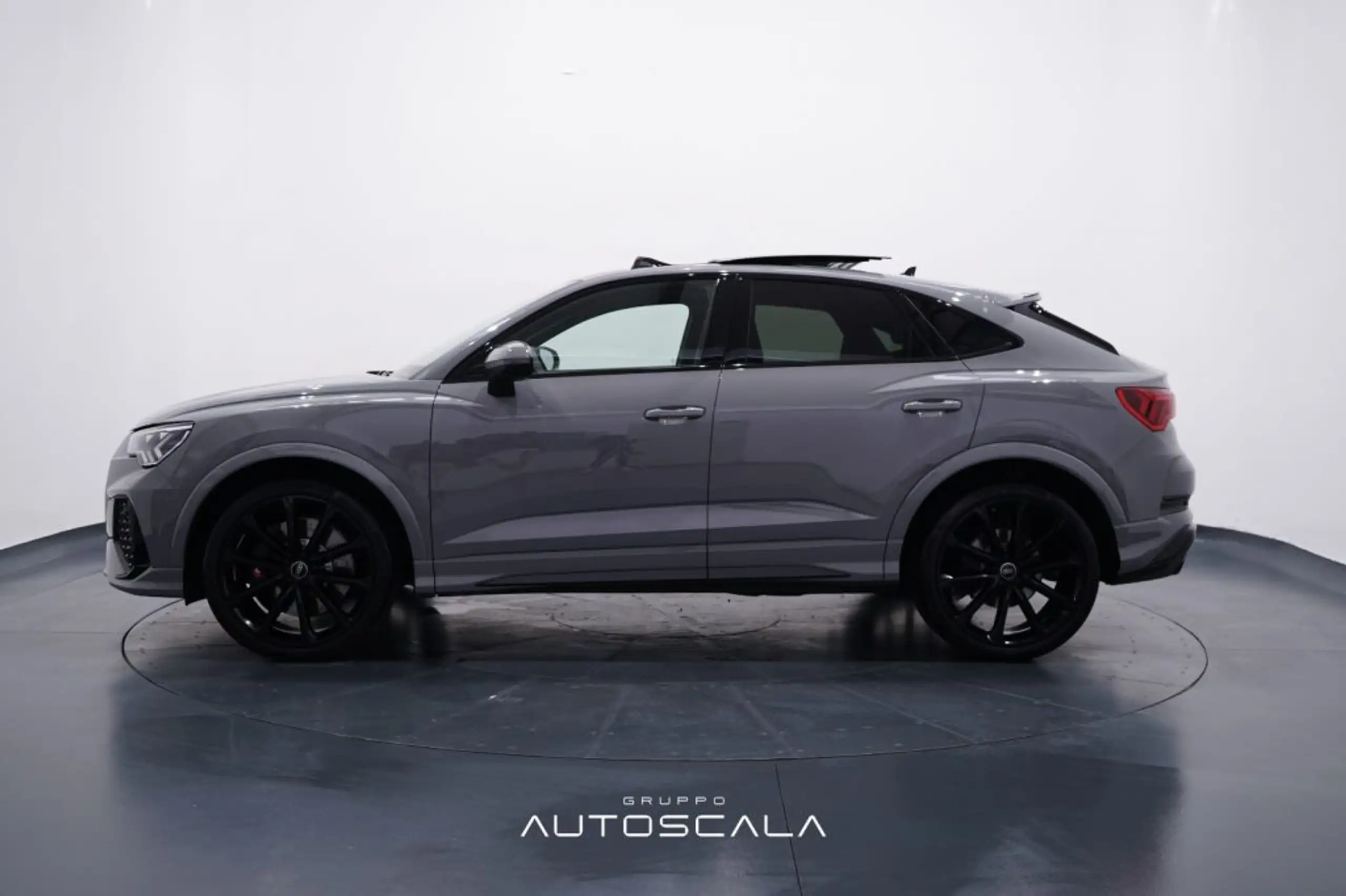 Audi - RS Q3