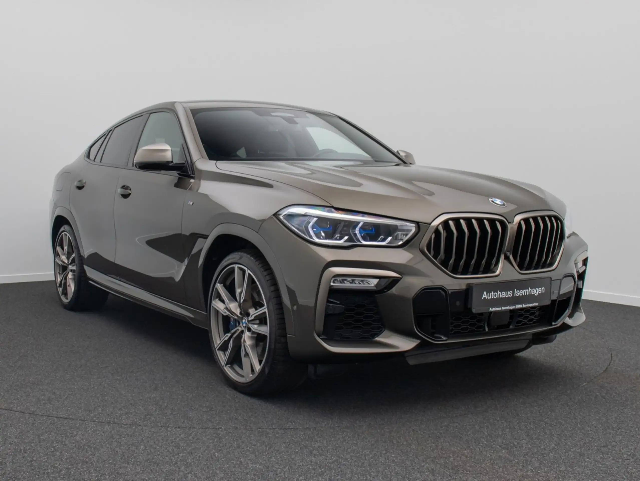 BMW - X6 M