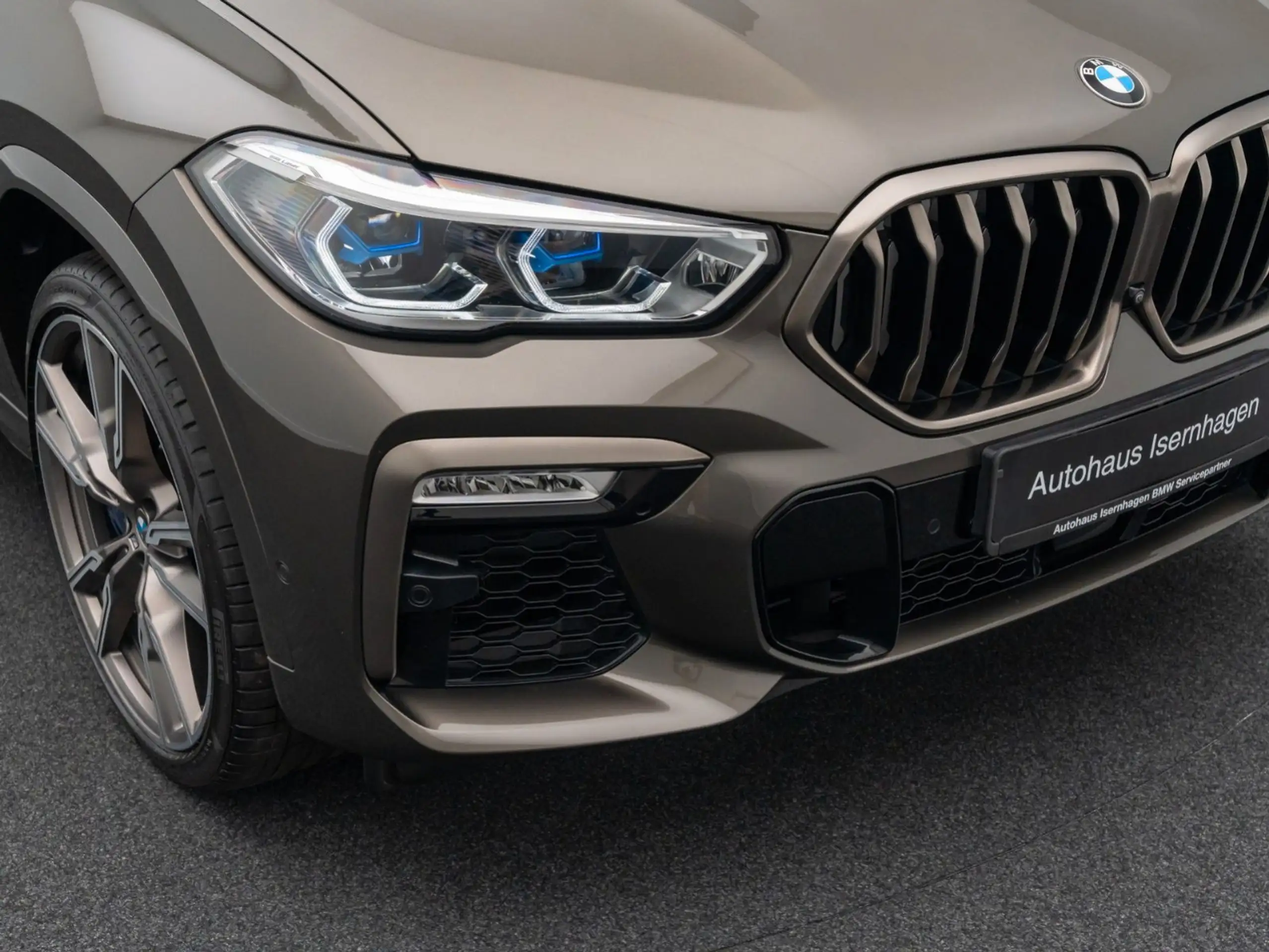 BMW - X6 M