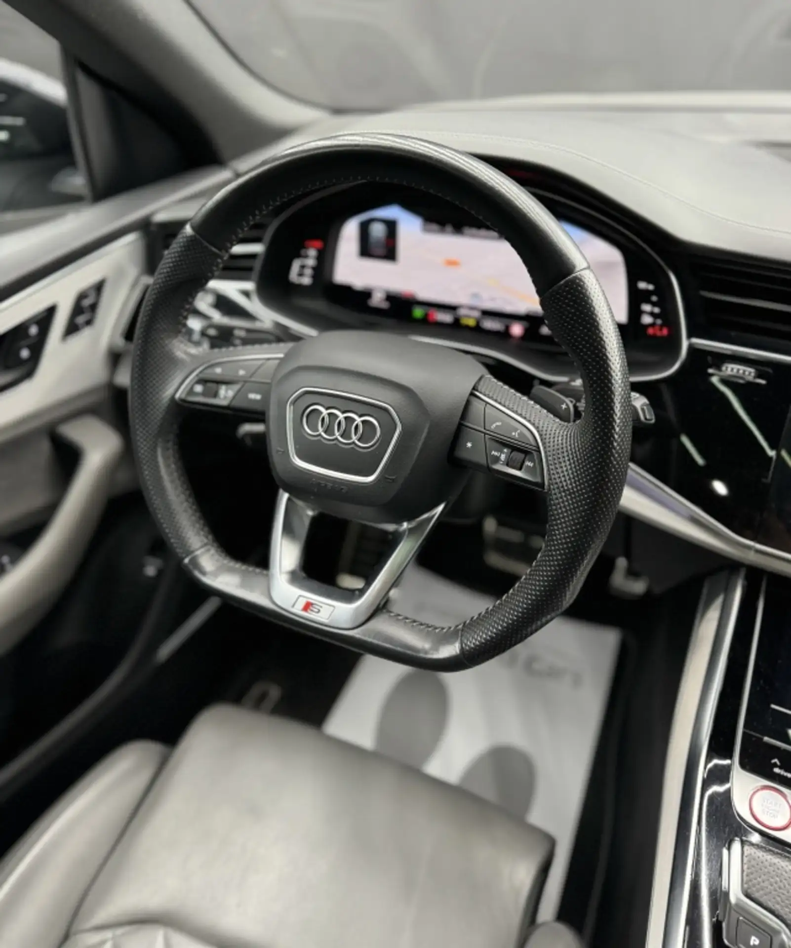 Audi - SQ8