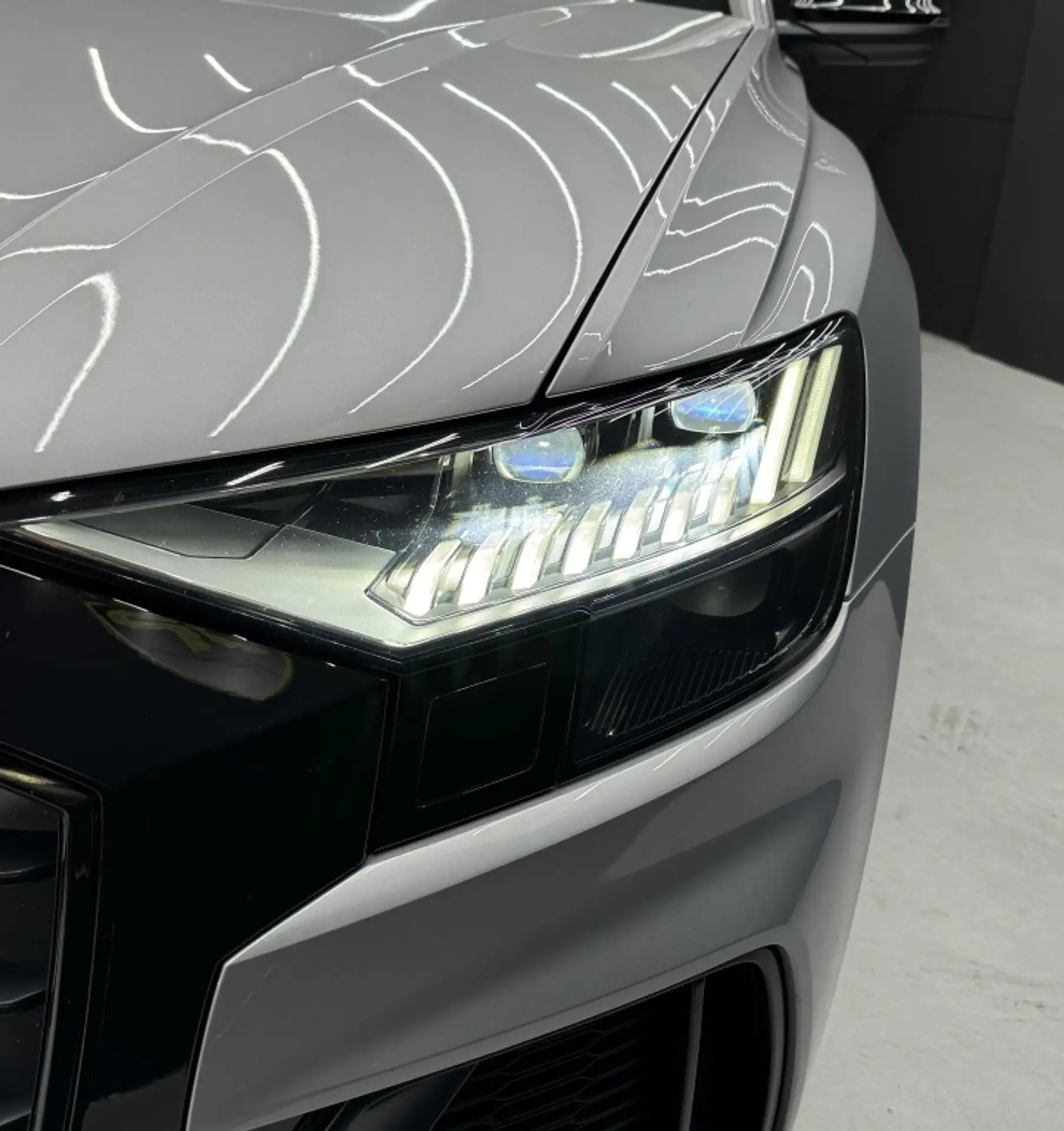 Audi - SQ8