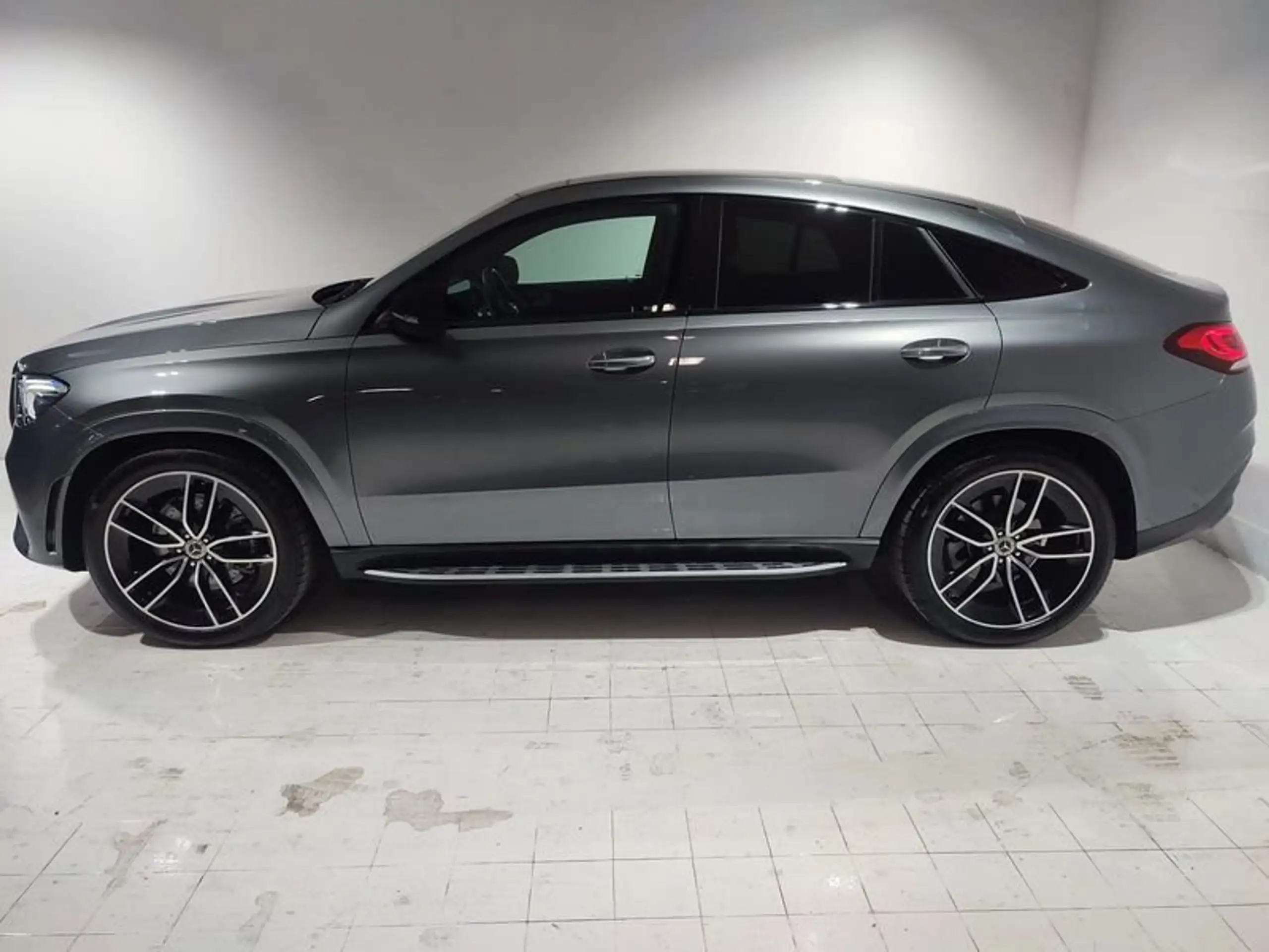 Mercedes-Benz - GLE 300