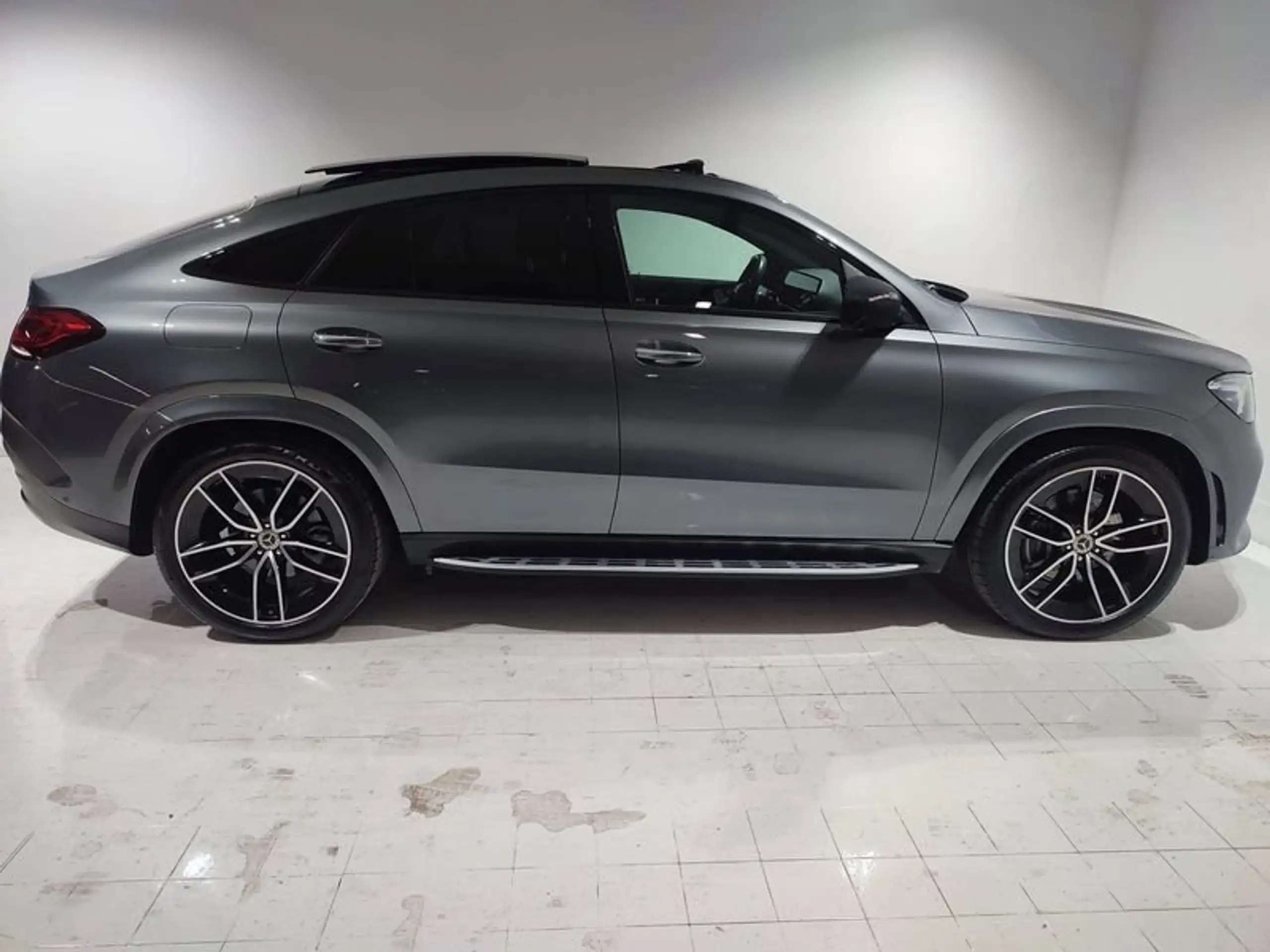 Mercedes-Benz - GLE 300