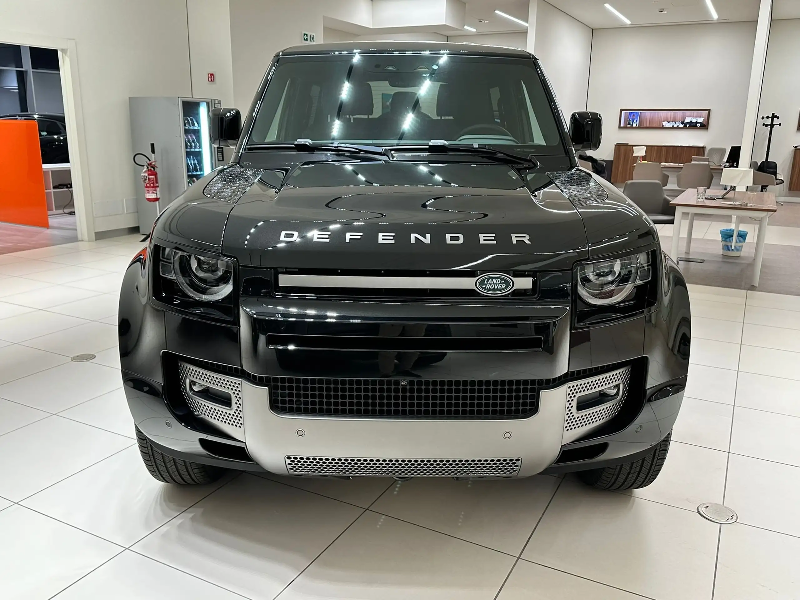 Land Rover - Defender