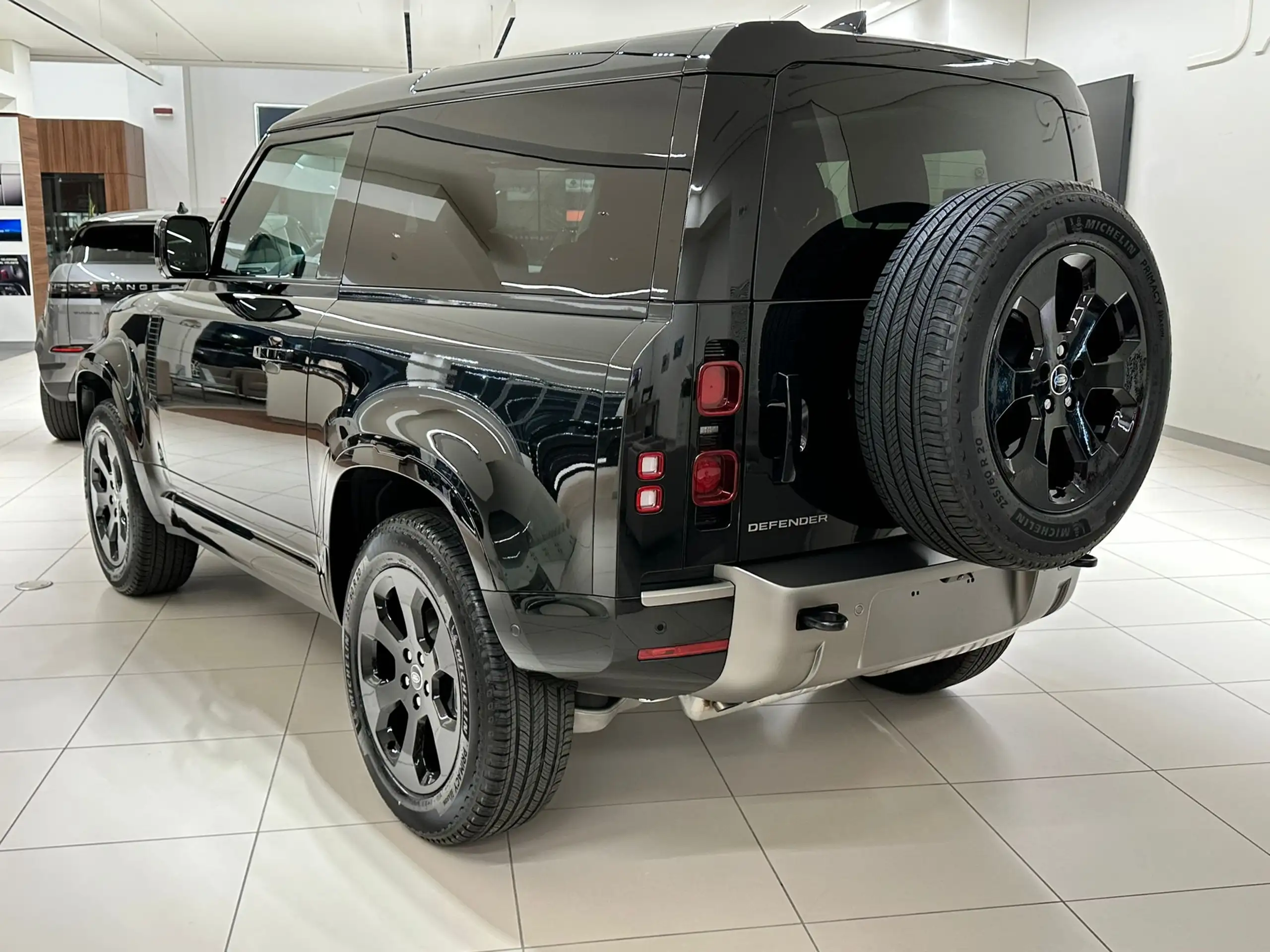 Land Rover - Defender