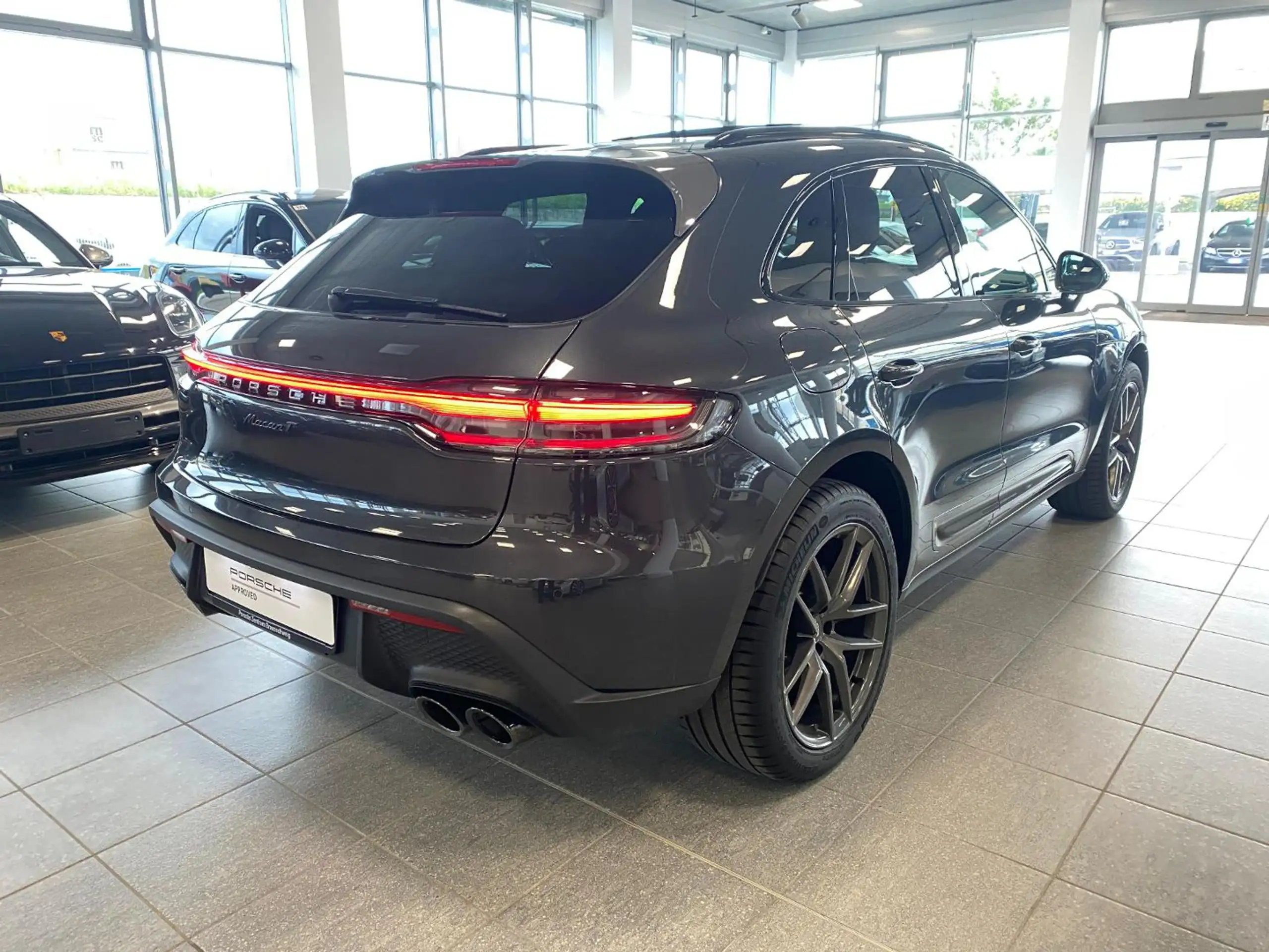 Porsche - Macan