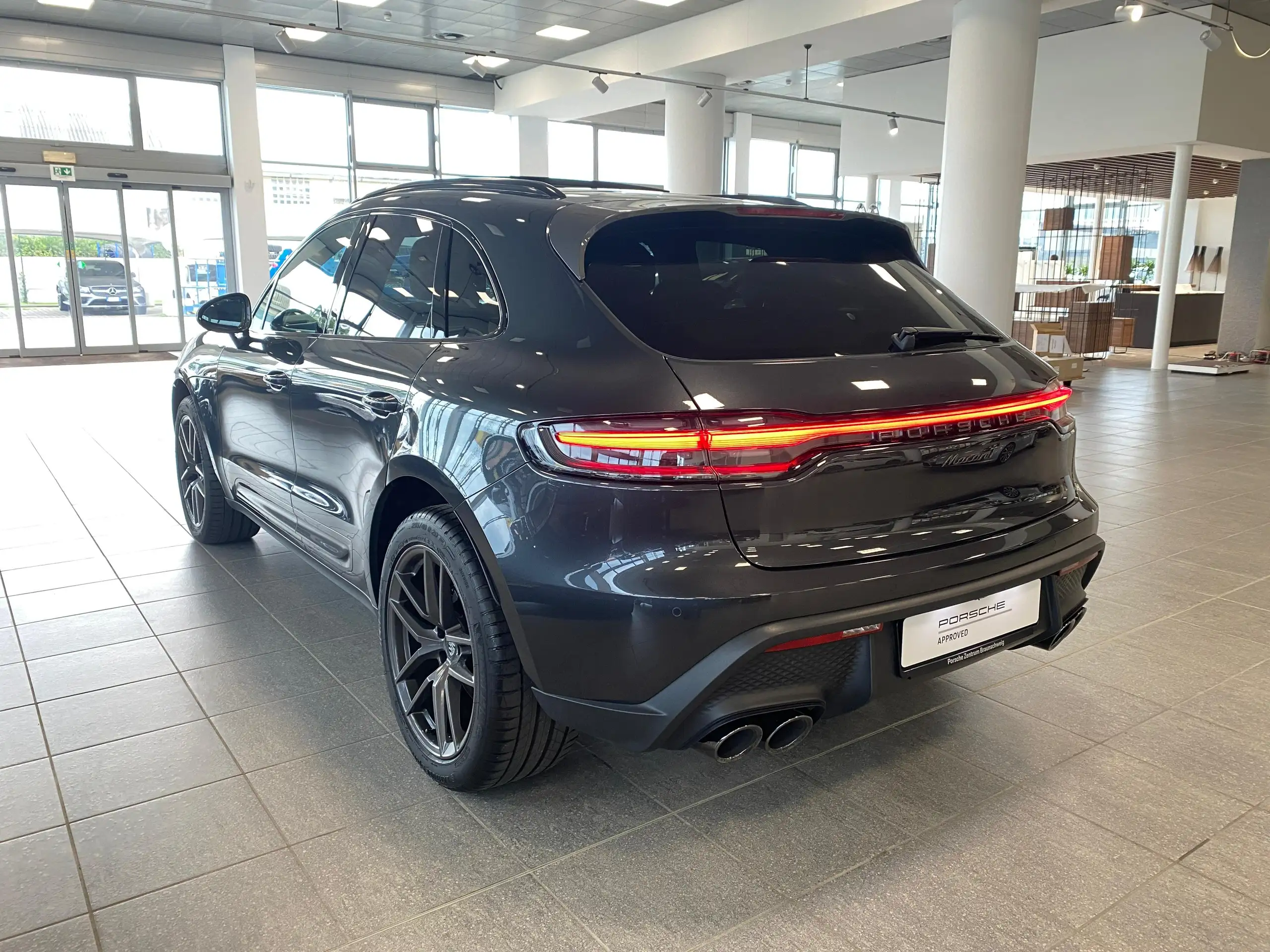 Porsche - Macan