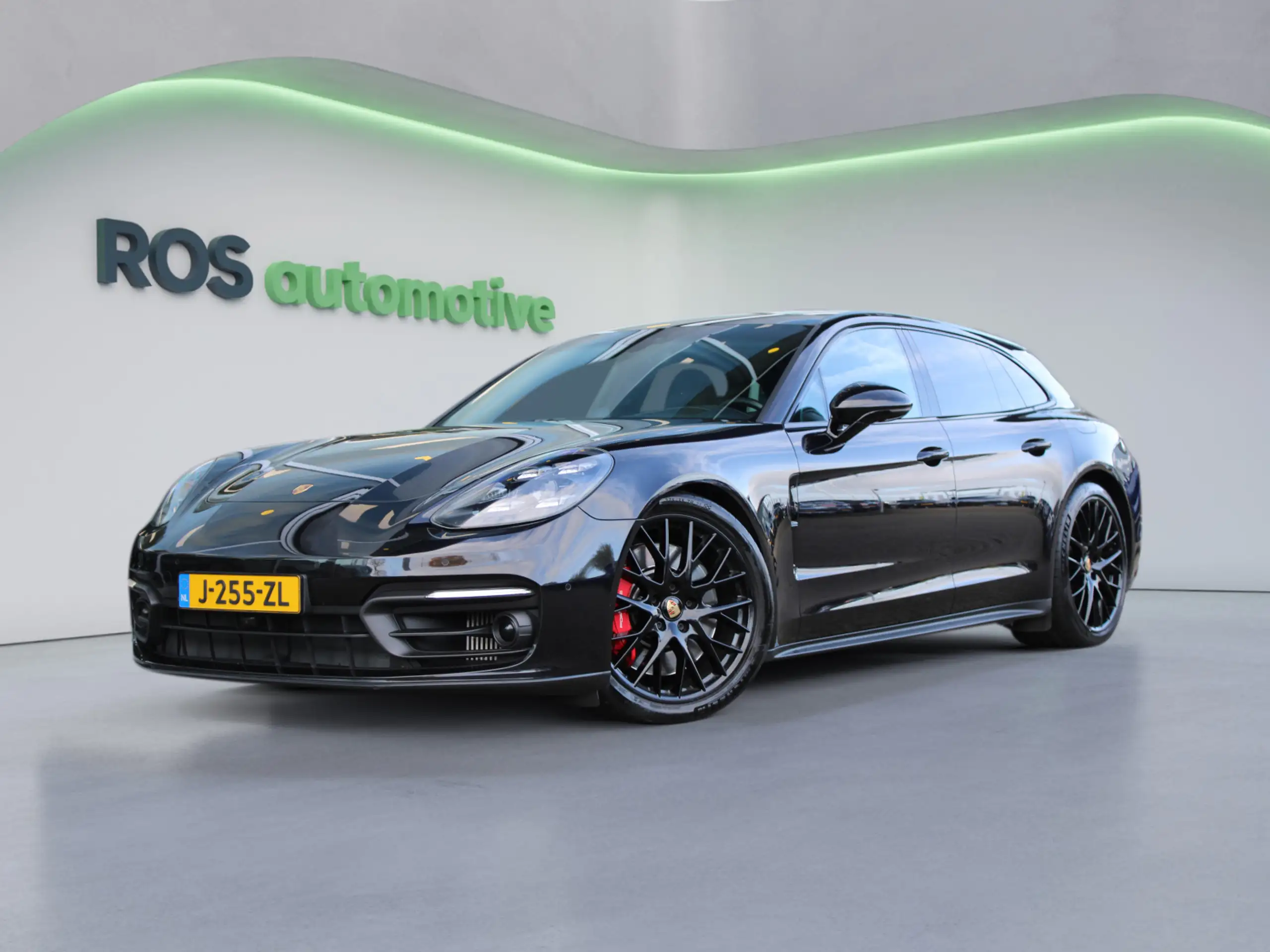 Porsche Panamera 2021