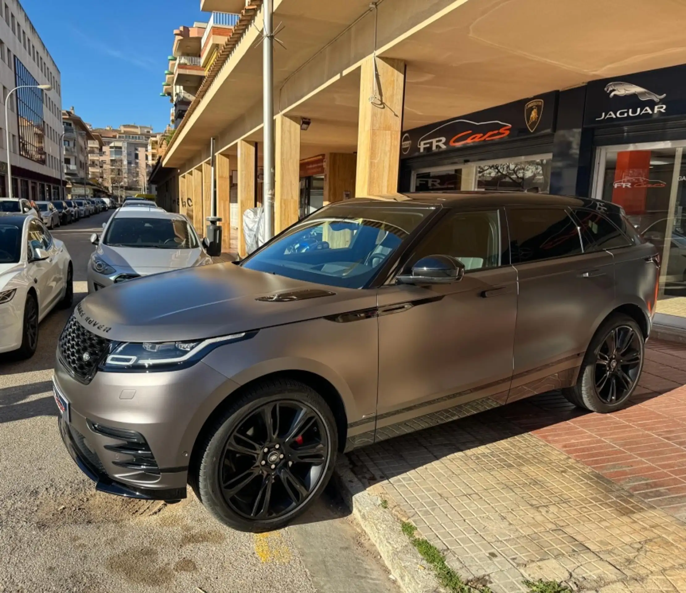 Land Rover - Range Rover Velar