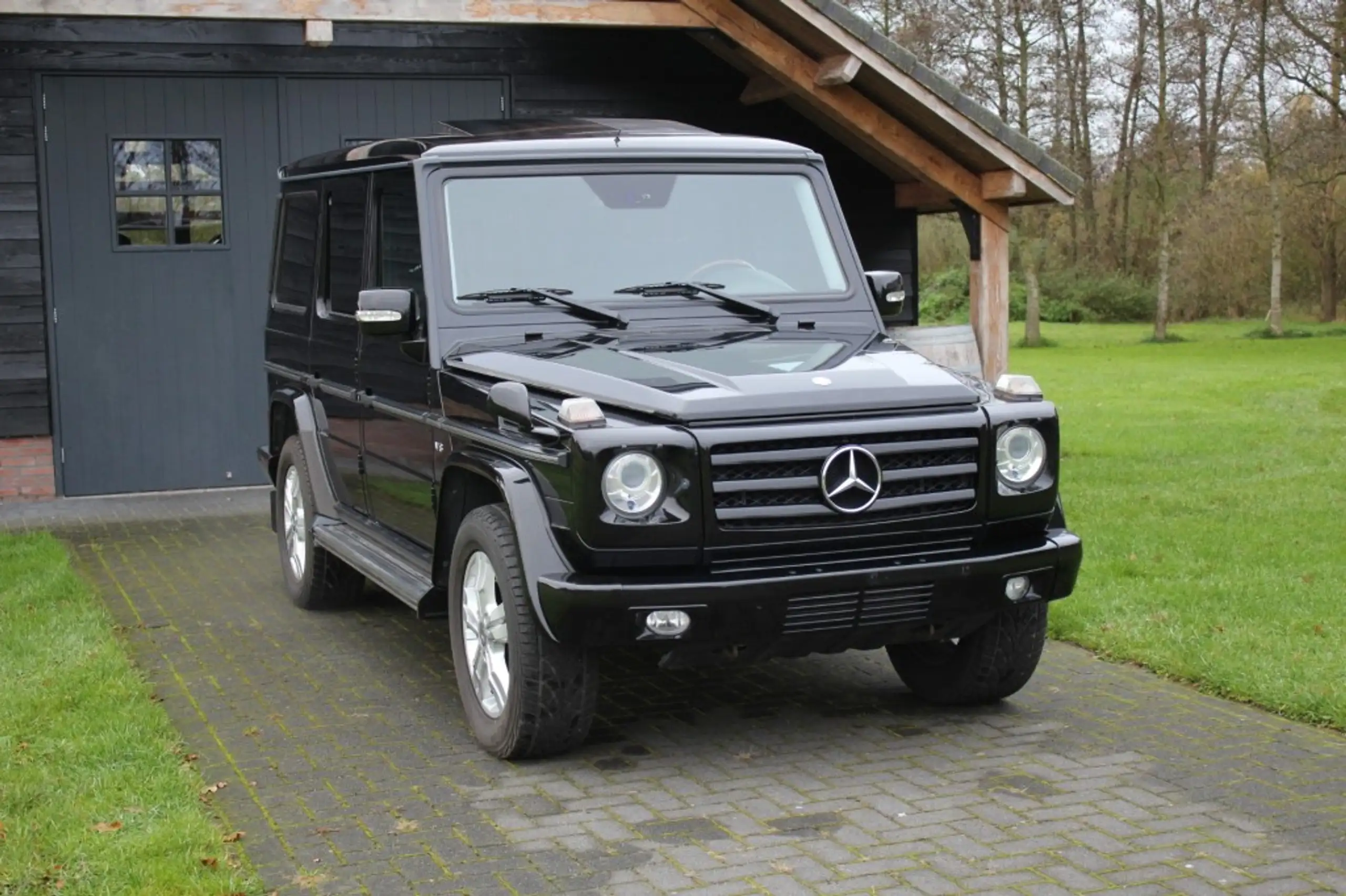 Mercedes-Benz - G 500