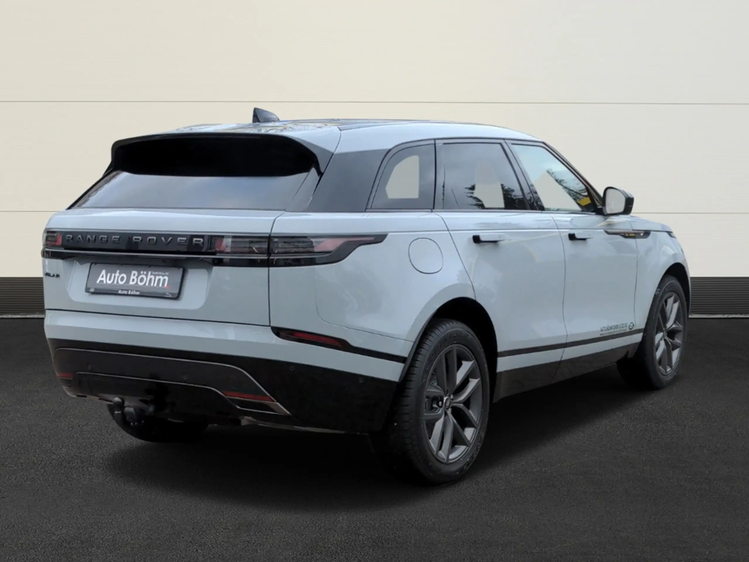 Land Rover - Range Rover Velar