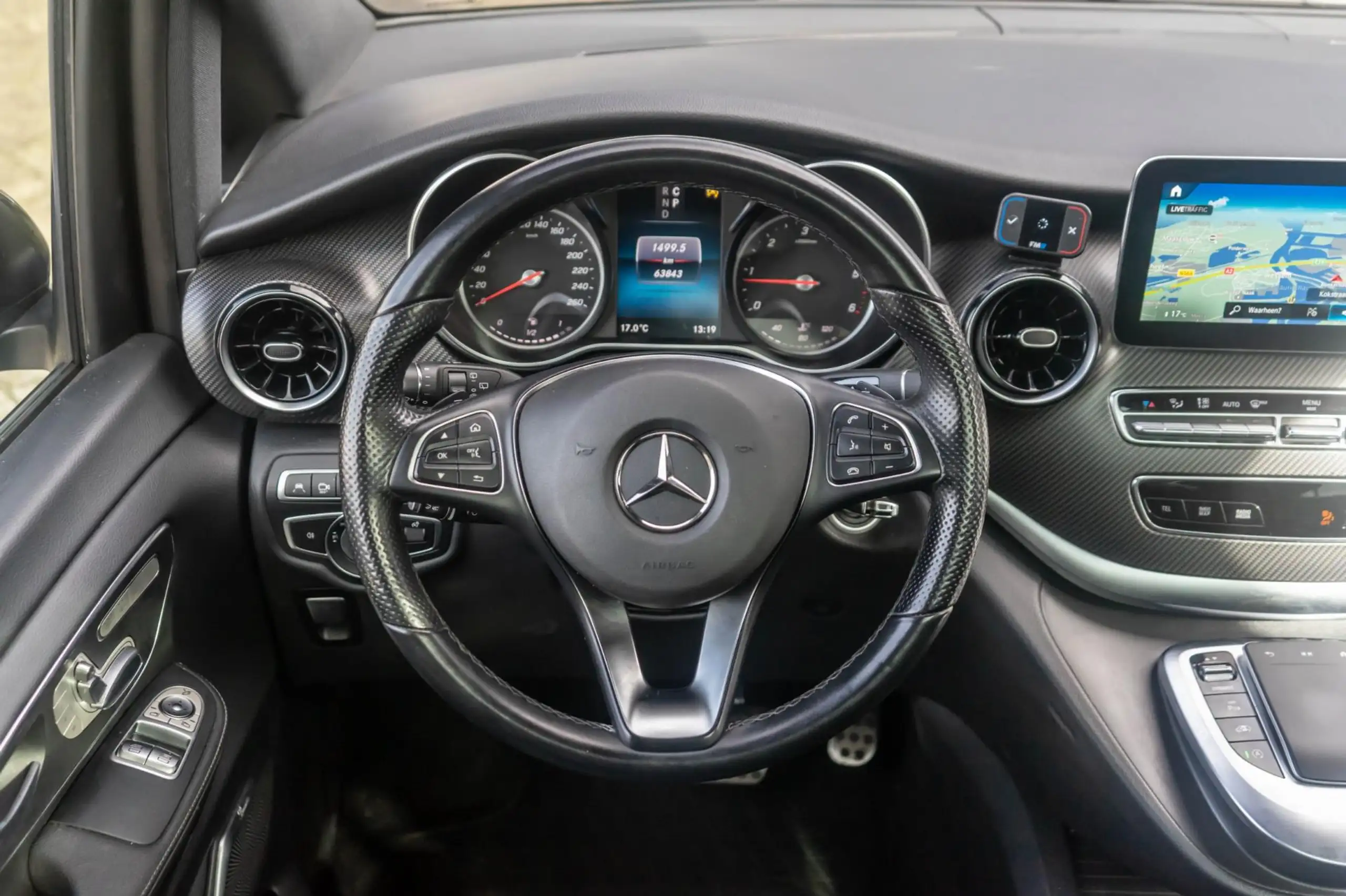 Mercedes-Benz - V 300