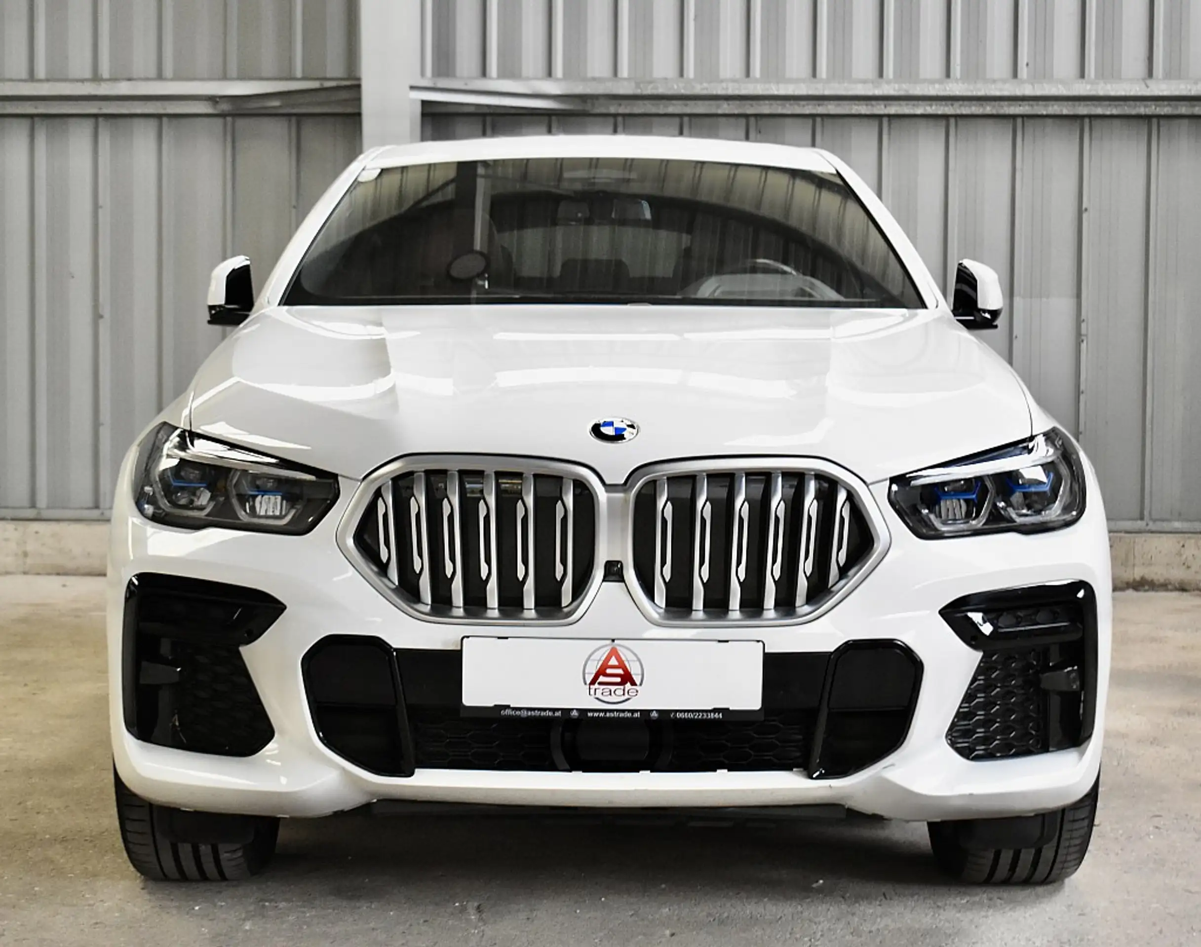 BMW - X6