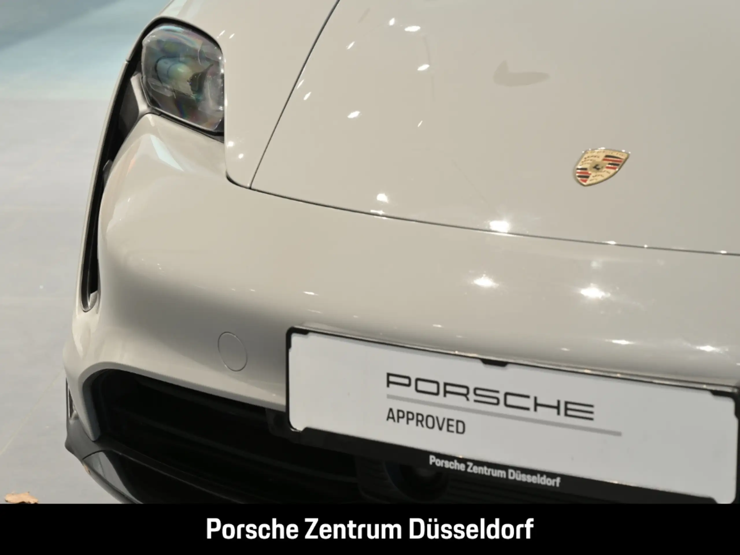 Porsche - Taycan