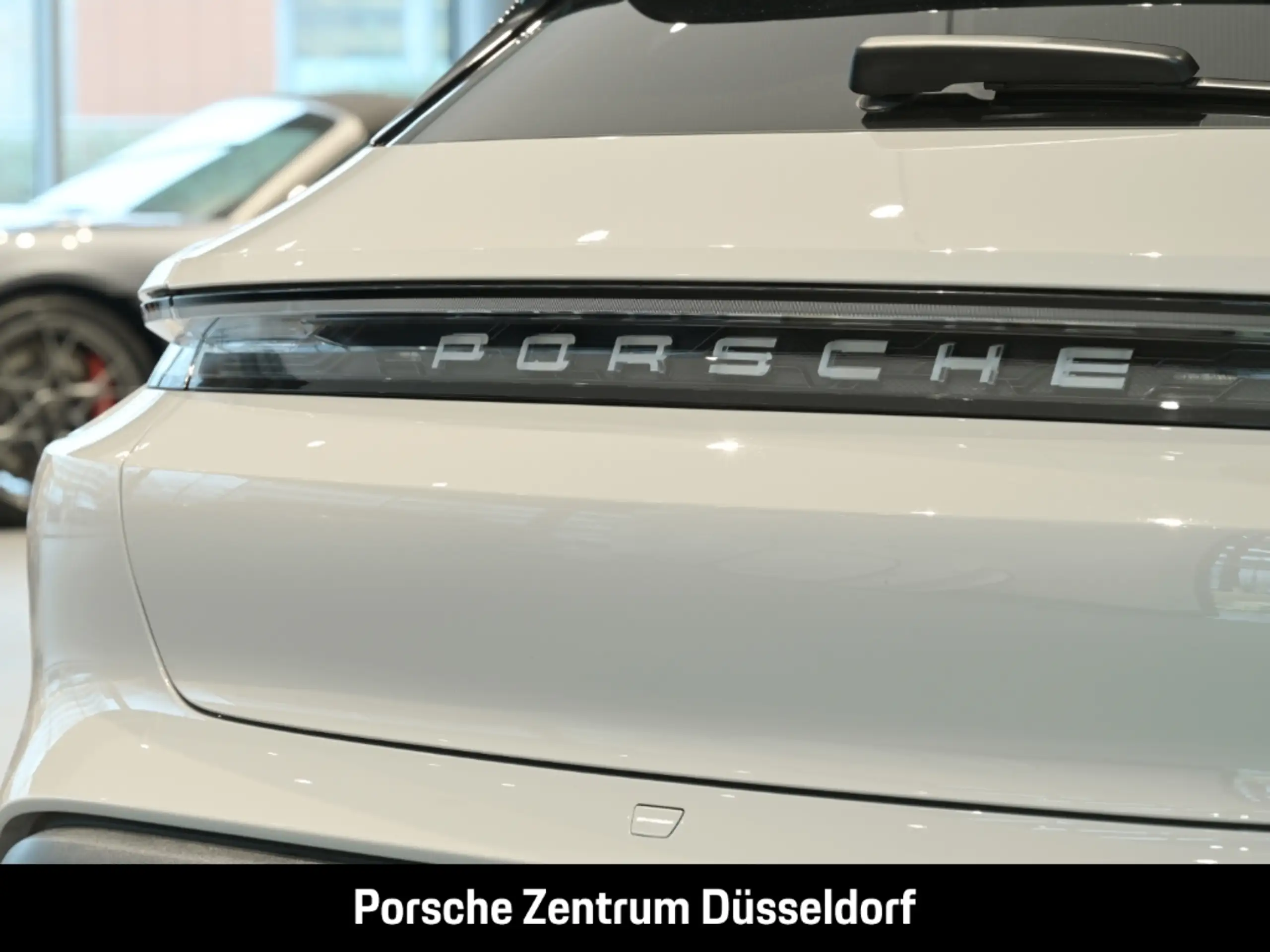 Porsche - Taycan