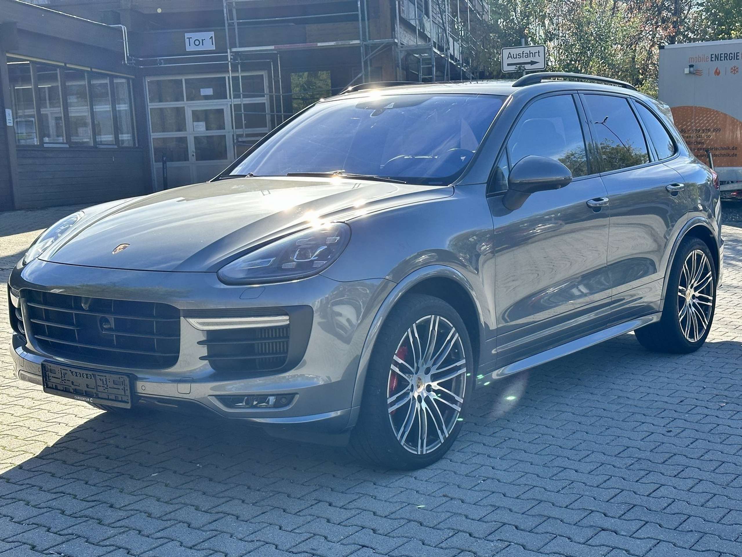 Porsche - Cayenne