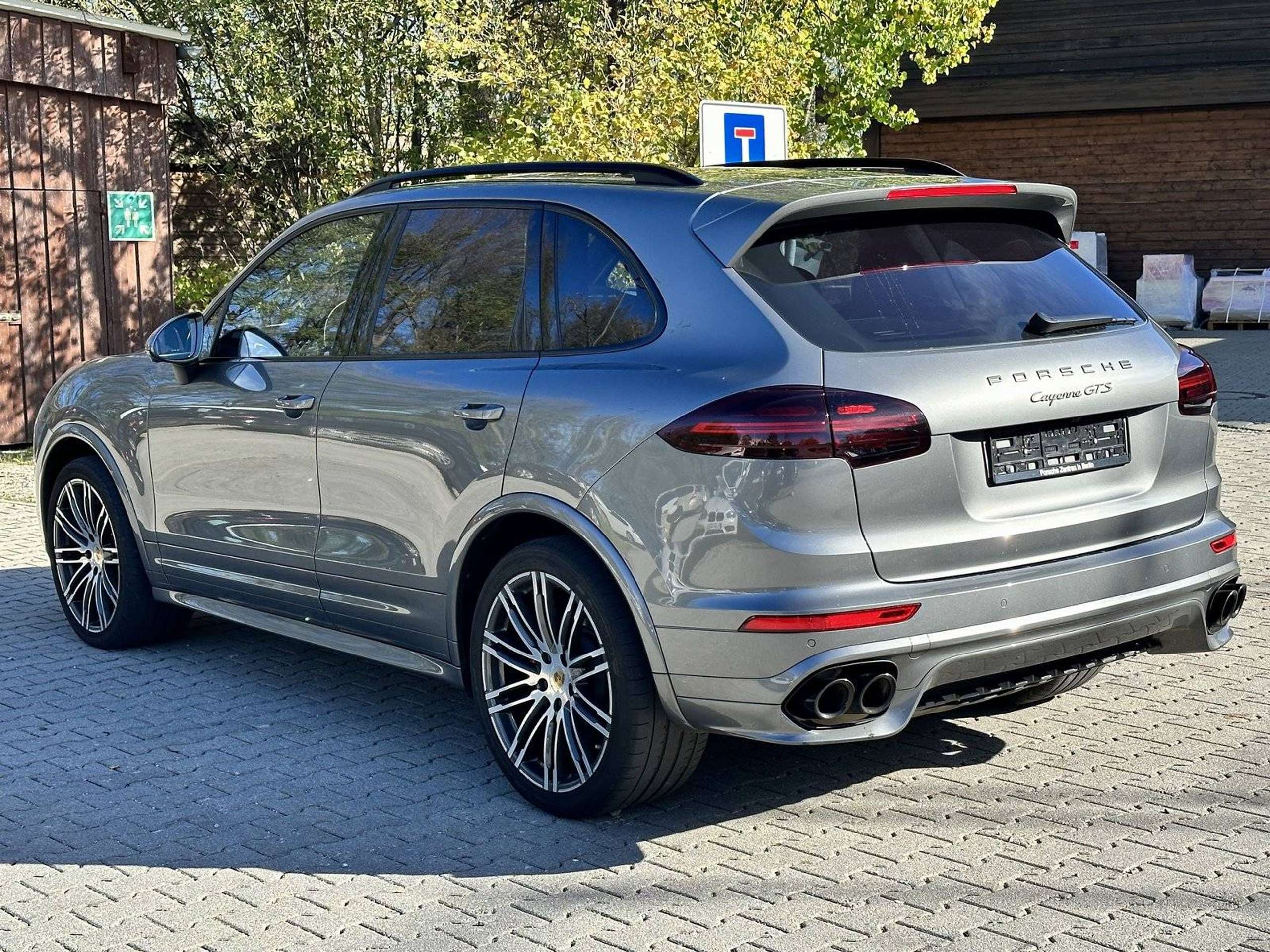 Porsche - Cayenne