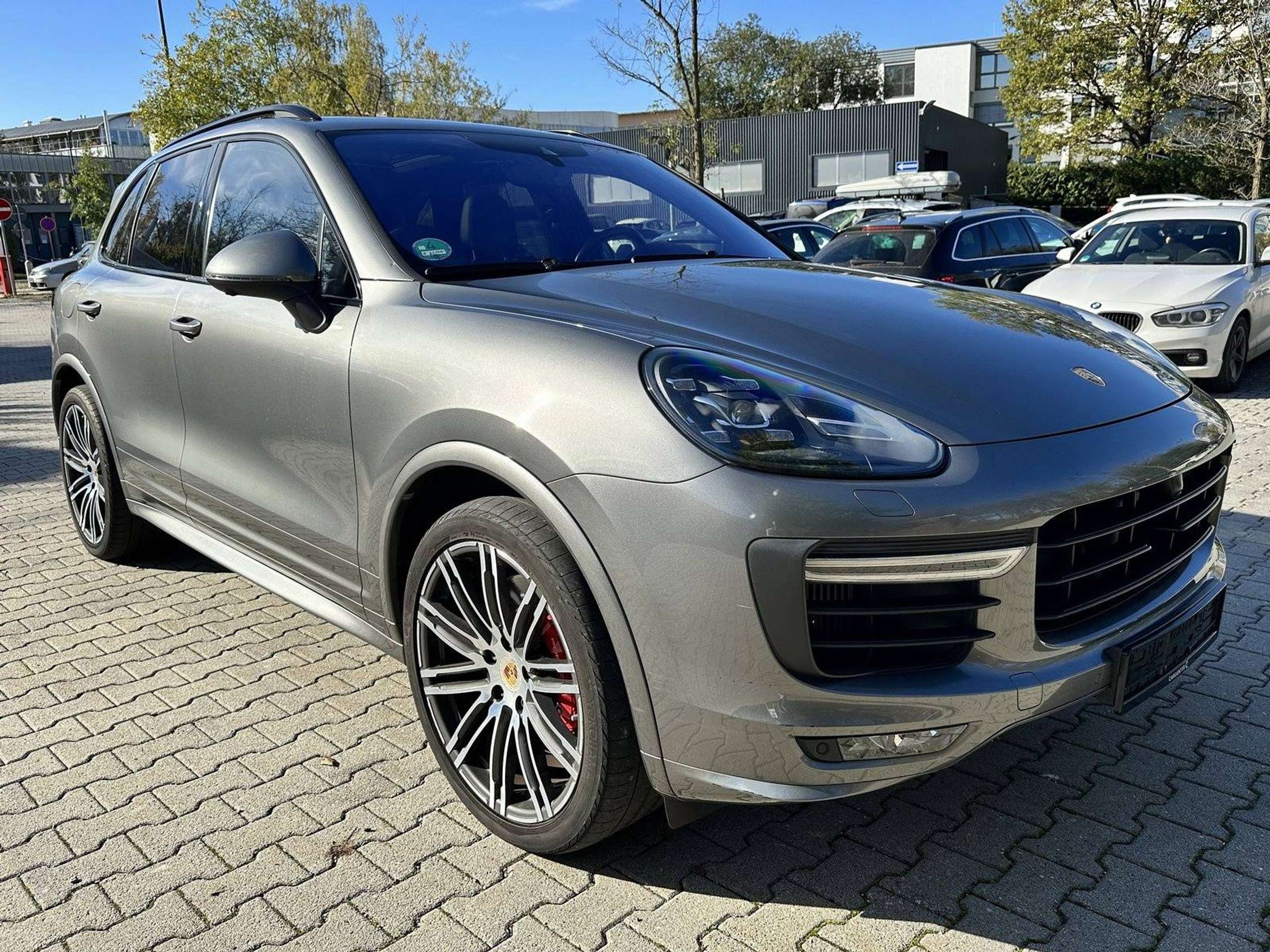 Porsche - Cayenne