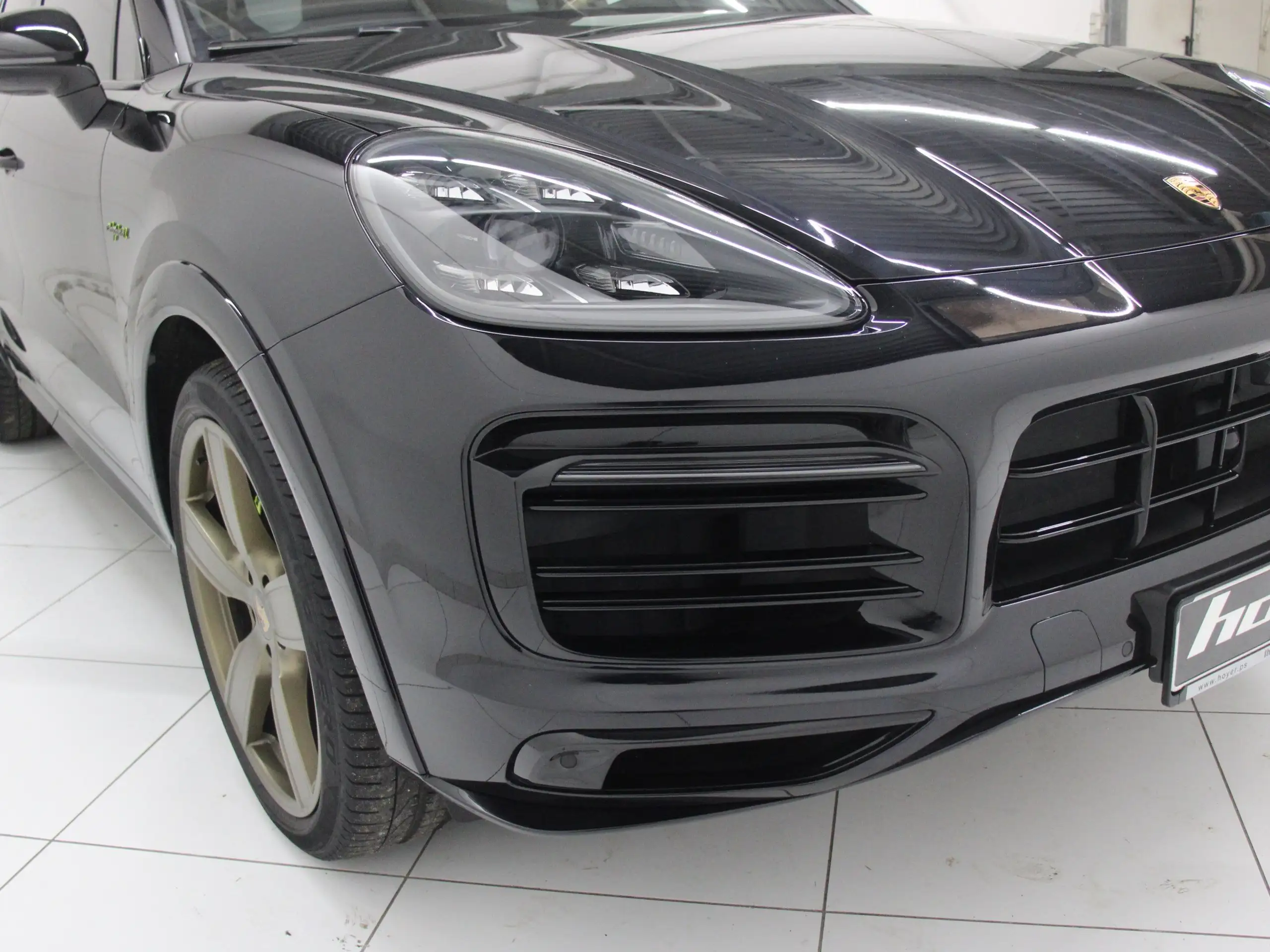 Porsche - Cayenne