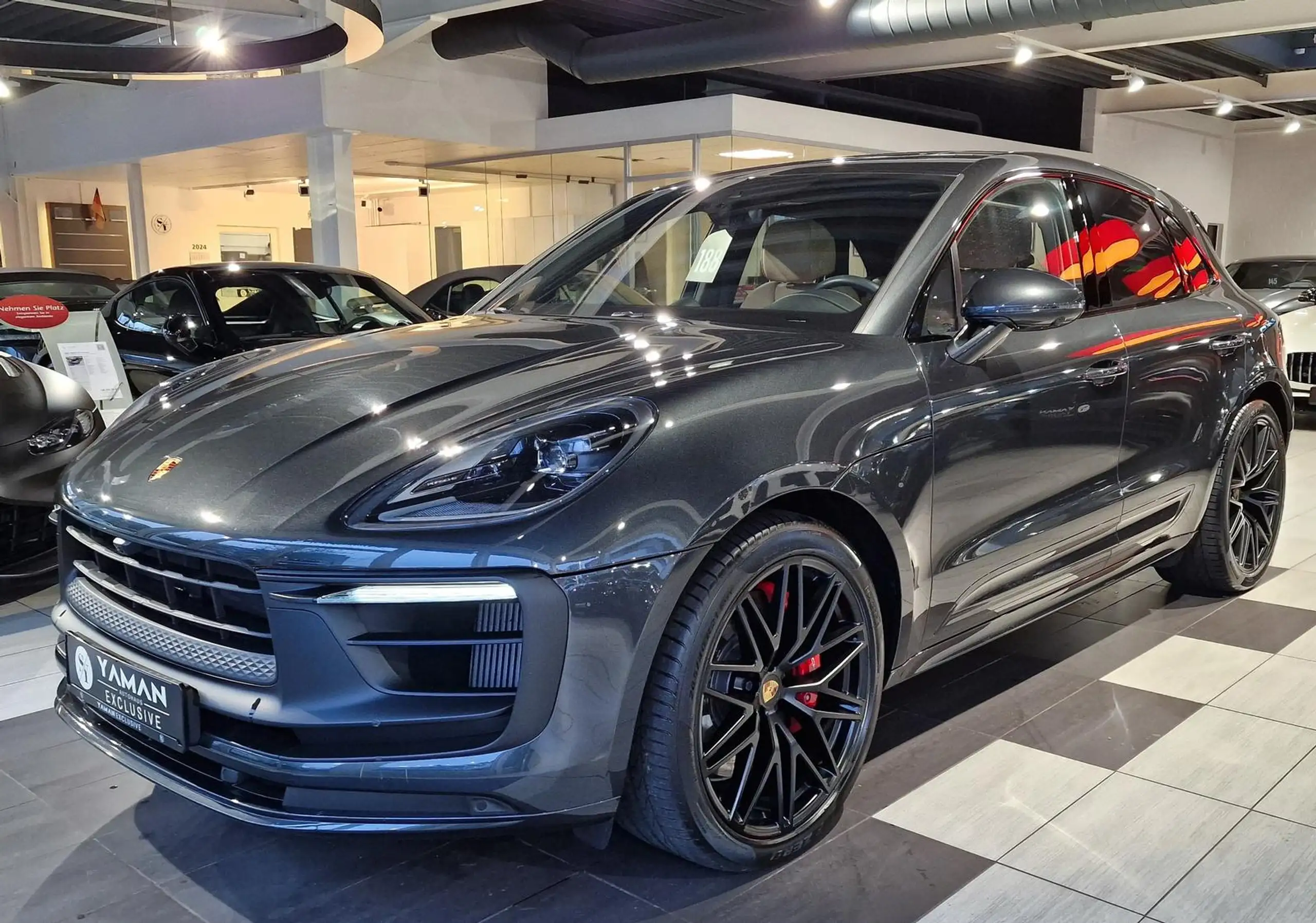 Porsche - Macan