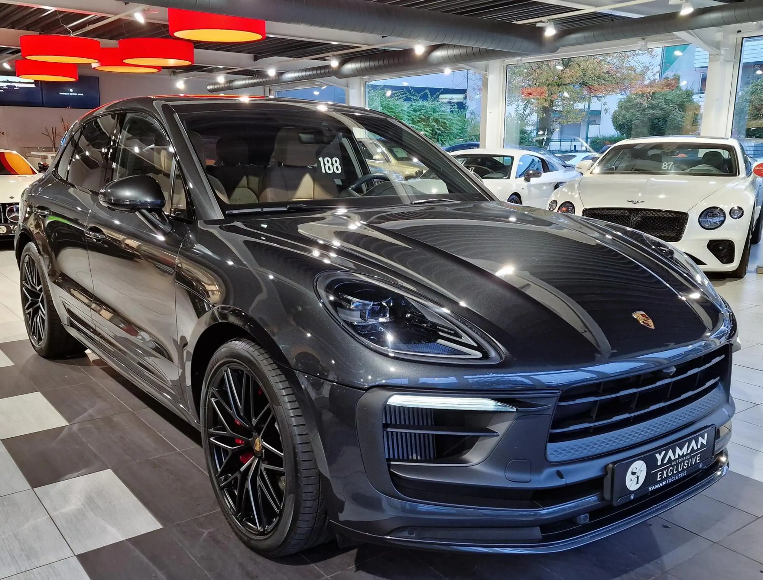 Porsche - Macan